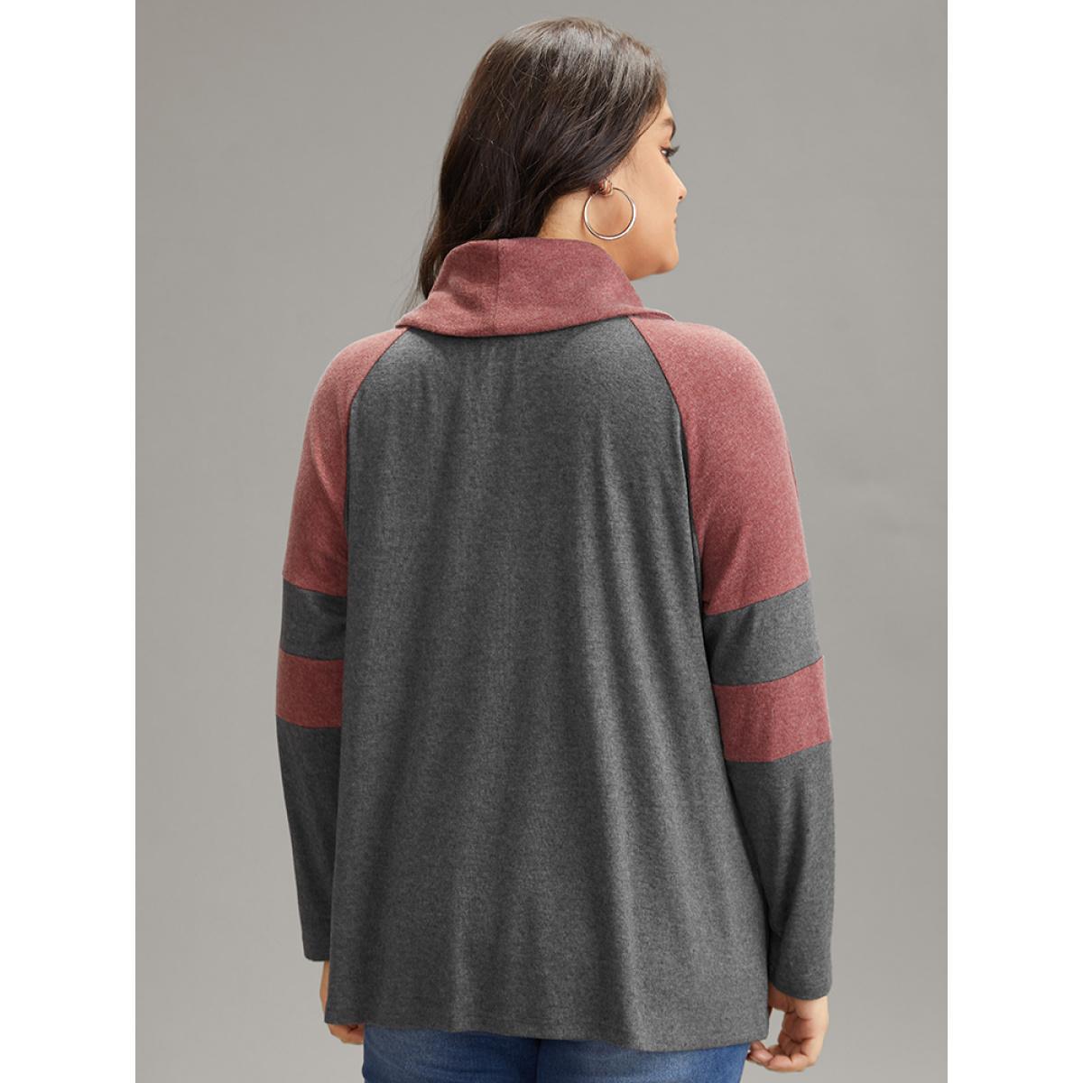 Plus Size Two Tone Cowl Neck Patchwork T-shirt Gray Women Casual Contrast Plain Cowl Neck Dailywear T-shirts BloomChic 26/4X Product Image