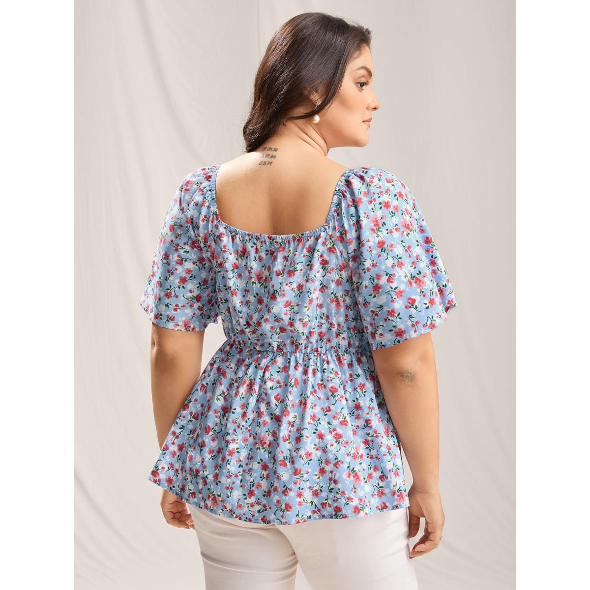 Plus Size LightBlue Floral Print Sweetheart Cinched-Waist Blouse Women Short sleeve Heart neckline Everyday-Elegant Blouses BloomChic 26/4X Product Image