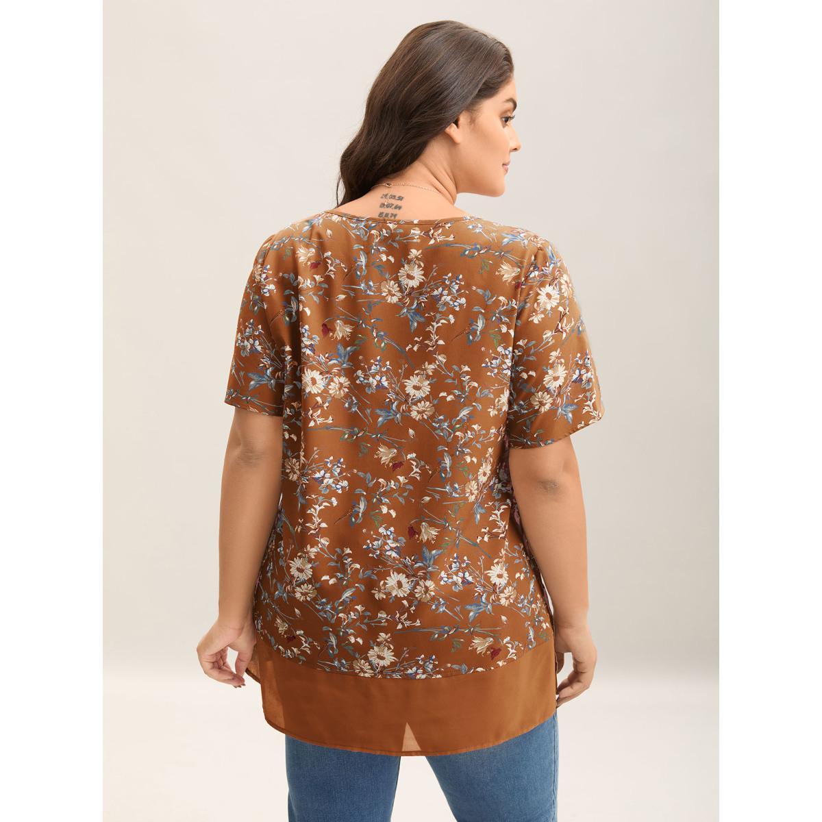 Plus Size Browncoffeecolor Garden Print Spliced V-Neck Blouse Women Elegant Short sleeve V-neck Everyday Blouses BloomChic 26/4X Product Image