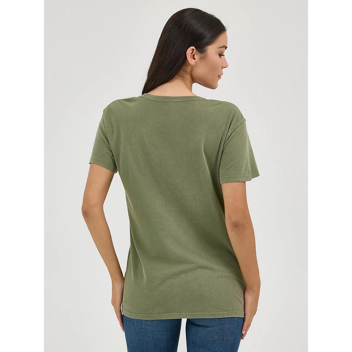 Women's Wrangler Western Graphic Boyfriend Tee in Olivine Mineral Wash Product Image