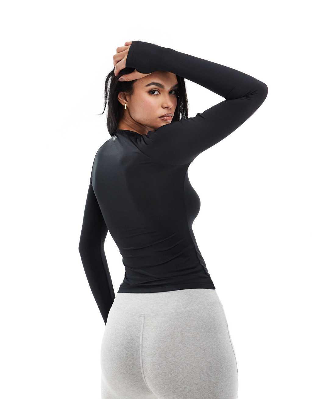 4505 Icon slim fit active long sleeve top in black  Product Image