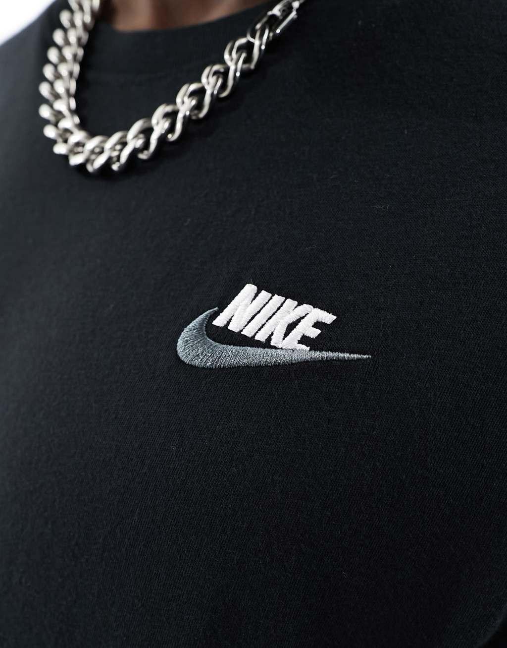 Nike Club unisex T-shirt Product Image