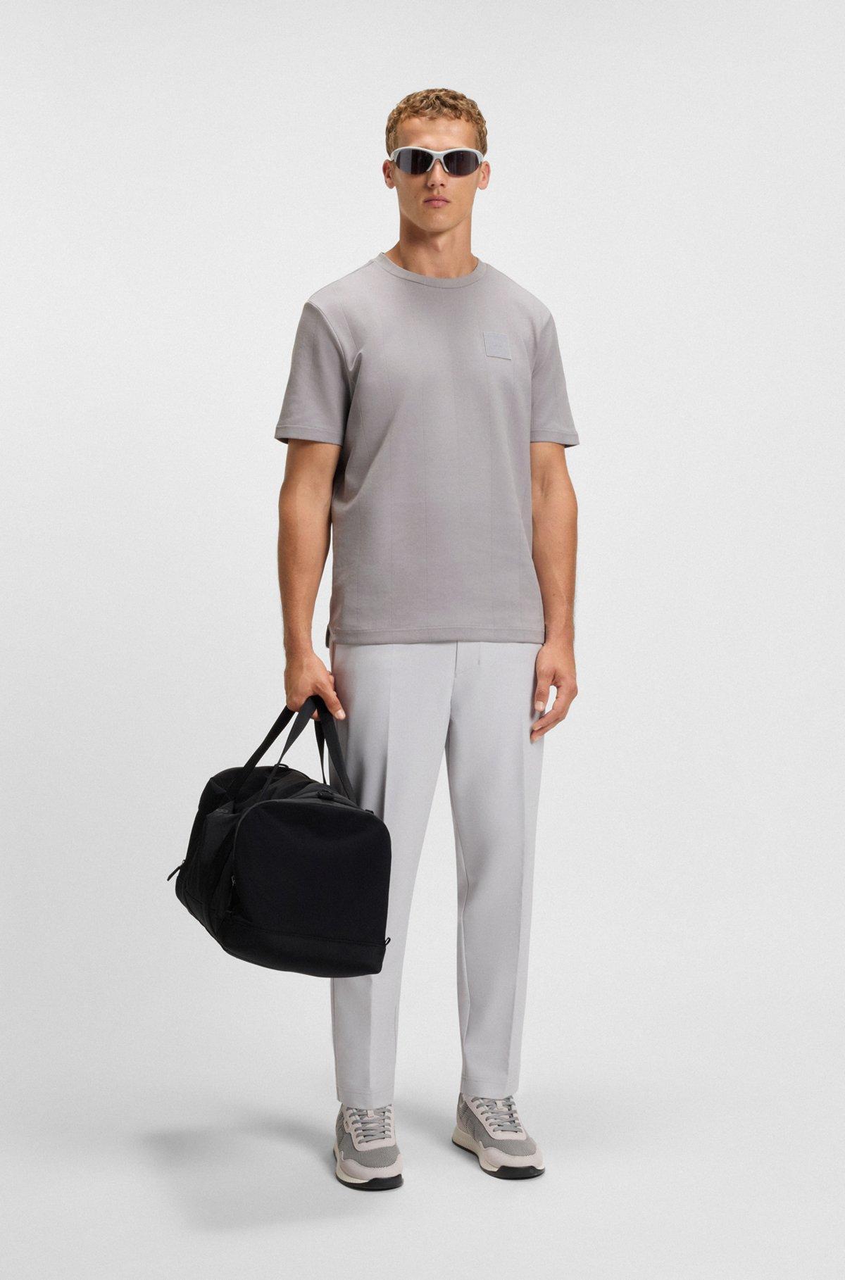 T-shirt with drop-needle stitching Product Image