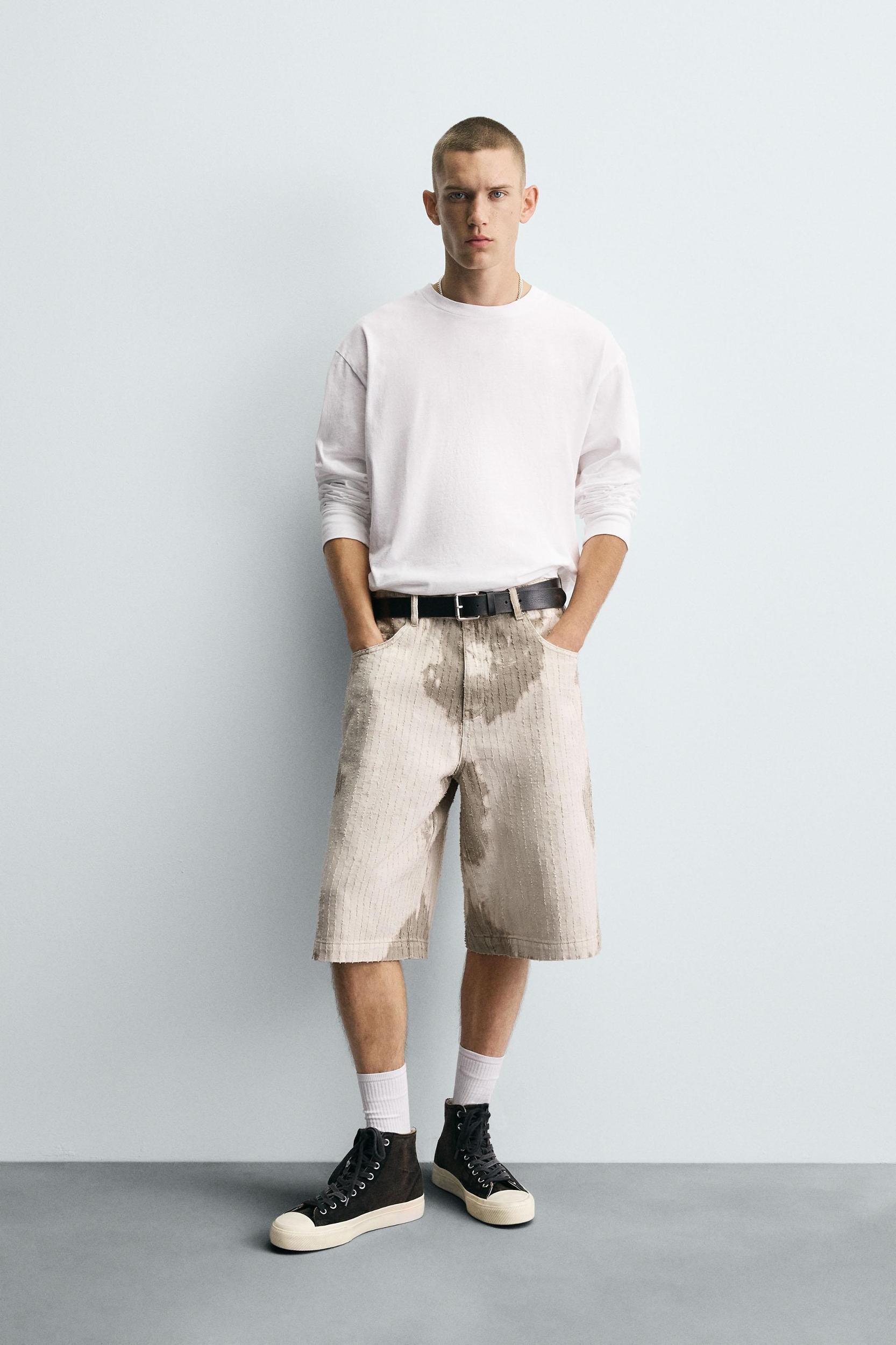 TEXTURED STRIPED SHORTS Product Image