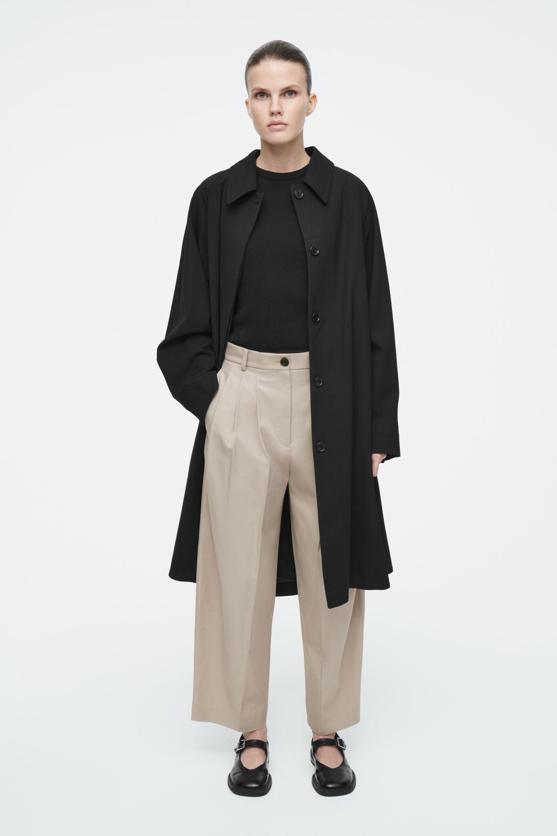 PLEATED BARREL-LEG COTTON PANTS Product Image