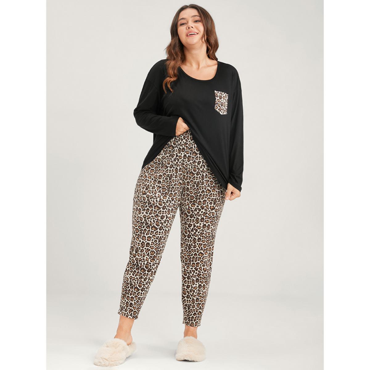 Plus Size Leopard Print Pocket Pajama Set Women Black Casual Leopard Patchwork V-neck Loungewear BloomChic 26/4X Product Image