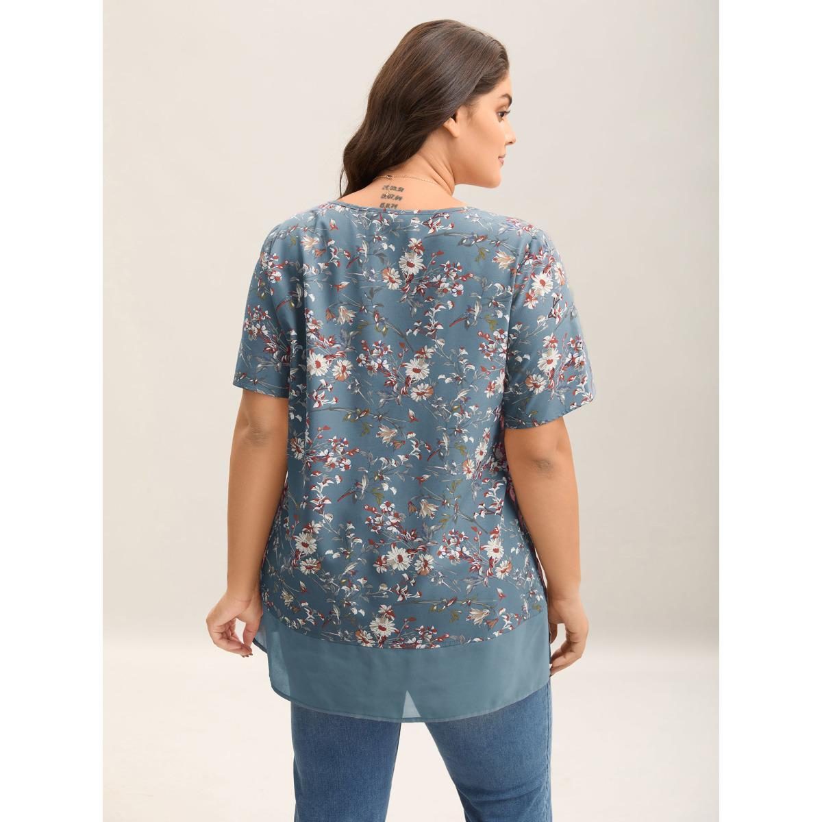 Plus Size LightBlue Garden Print Spliced V-Neck Blouse Women Elegant Short sleeve V-neck Everyday Blouses BloomChic 26/4X Product Image