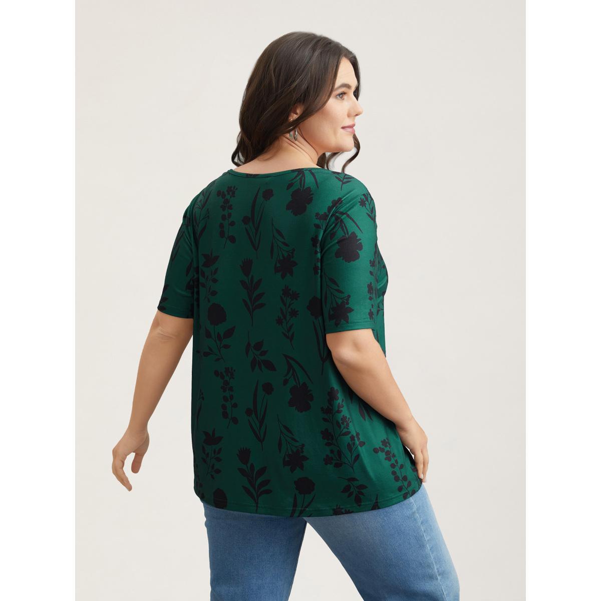 Plus Size Stretchy Floral Print V-Neck T-Shirt DarkGreen Women Casual Non Natural Flowers V-neck Everyday T-shirts BloomChic 30/6X Product Image