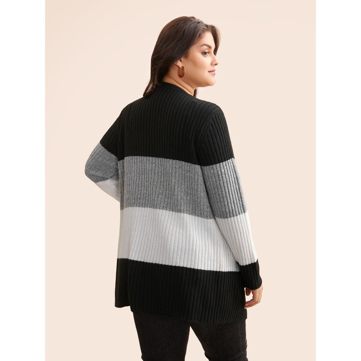 Plus Size Colorblock Contrast Patched Pocket Cardigan Black Women Casual Loose Long Sleeve Everyday Cardigans BloomChic 26/4X Product Image