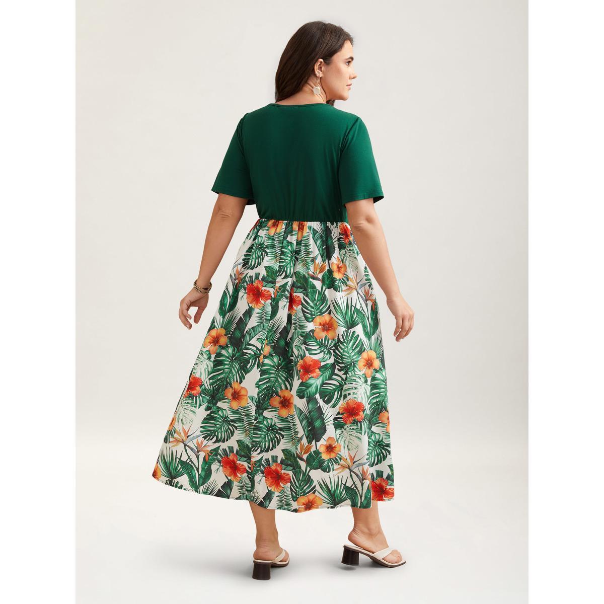 Plus Size Blooming Flowers Panelled Pockets Midi Dress DarkGreen Women Resort Patchwork Round Neck Short sleeve Curvy BloomChic 26/4X Product Image
