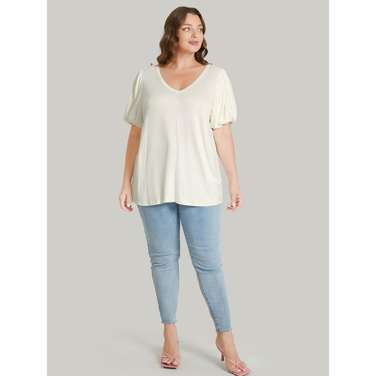 Plus Size Solid Puff Sleeve V Neck T-shirt White Women Elegant Plain V-neck Dailywear T-shirts BloomChic 26/4X Product Image