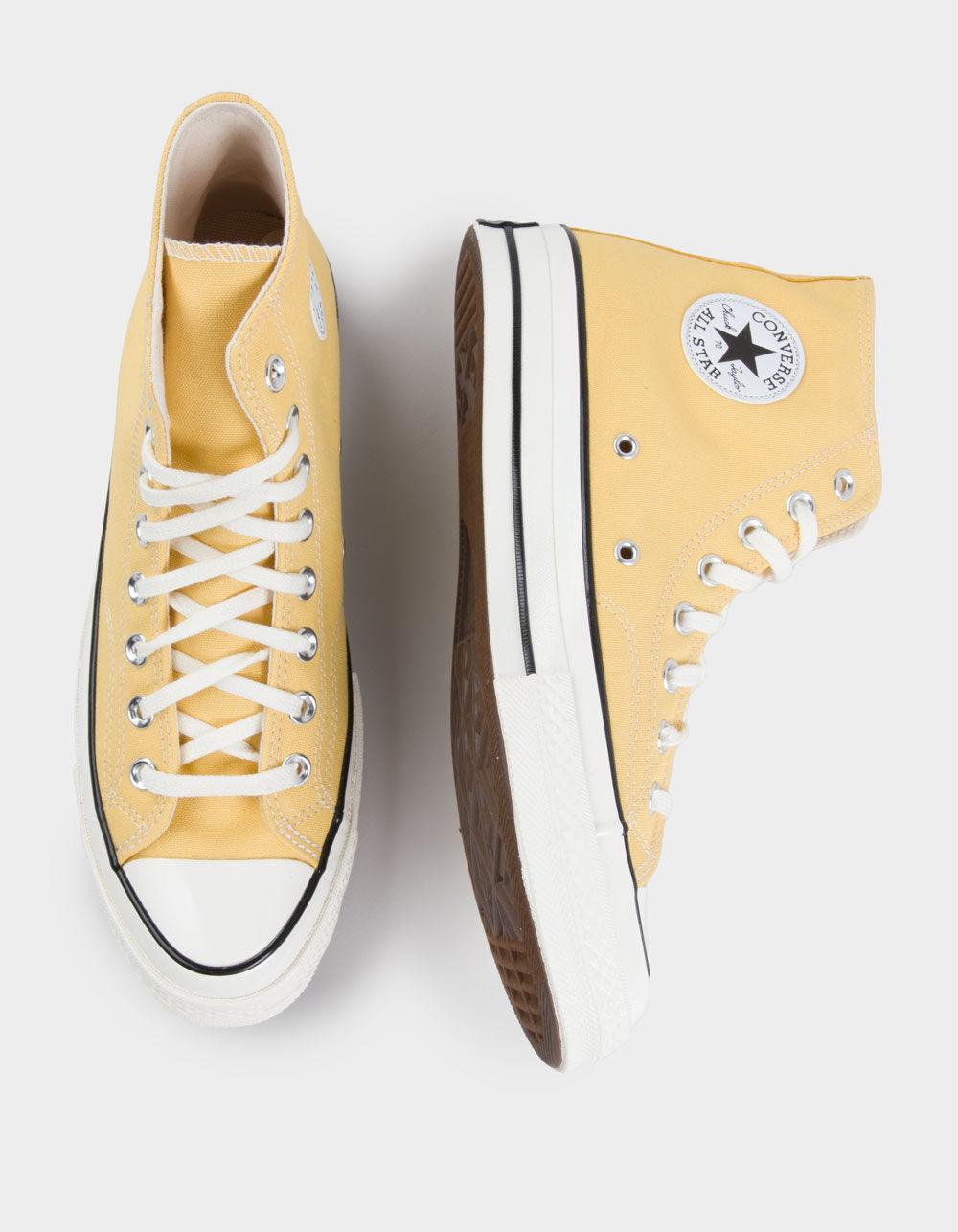 CONVERSE Chuck 70 High Top Shoes - RED COMBO Product Image