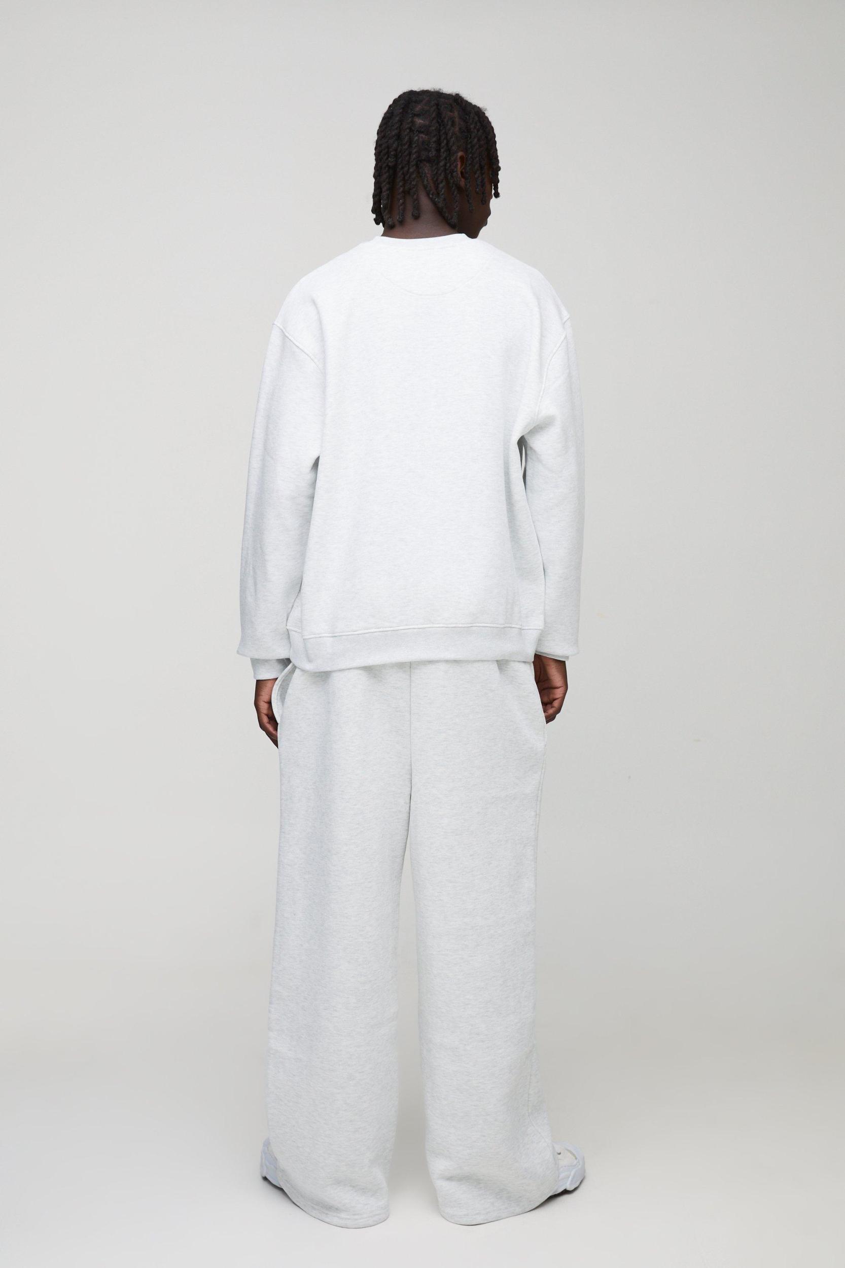 330GSM Basic Oversized Crew Neck Sweatshirt | boohooMAN USA Product Image