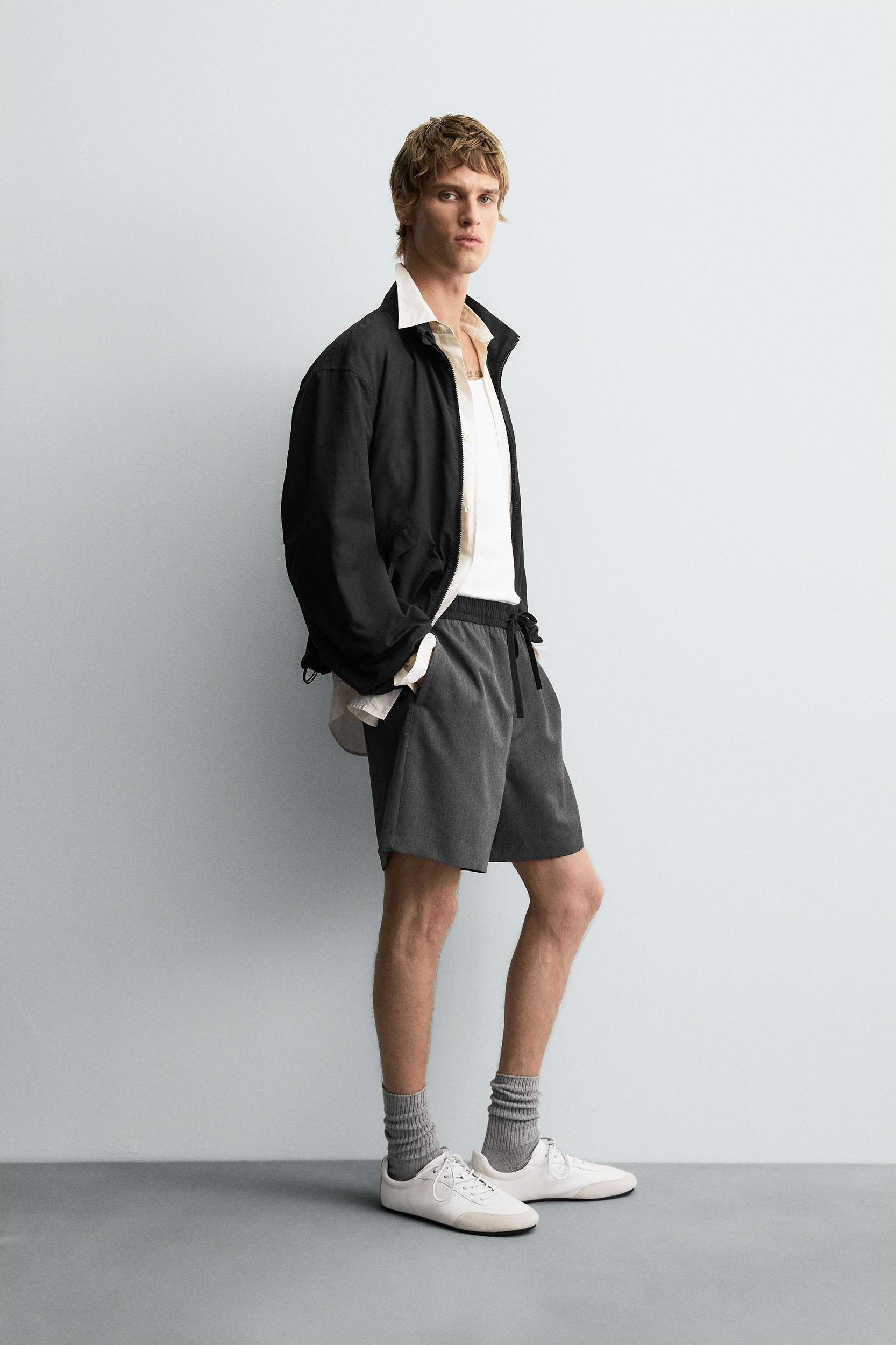CONTRAST WAIST SHORTS Product Image
