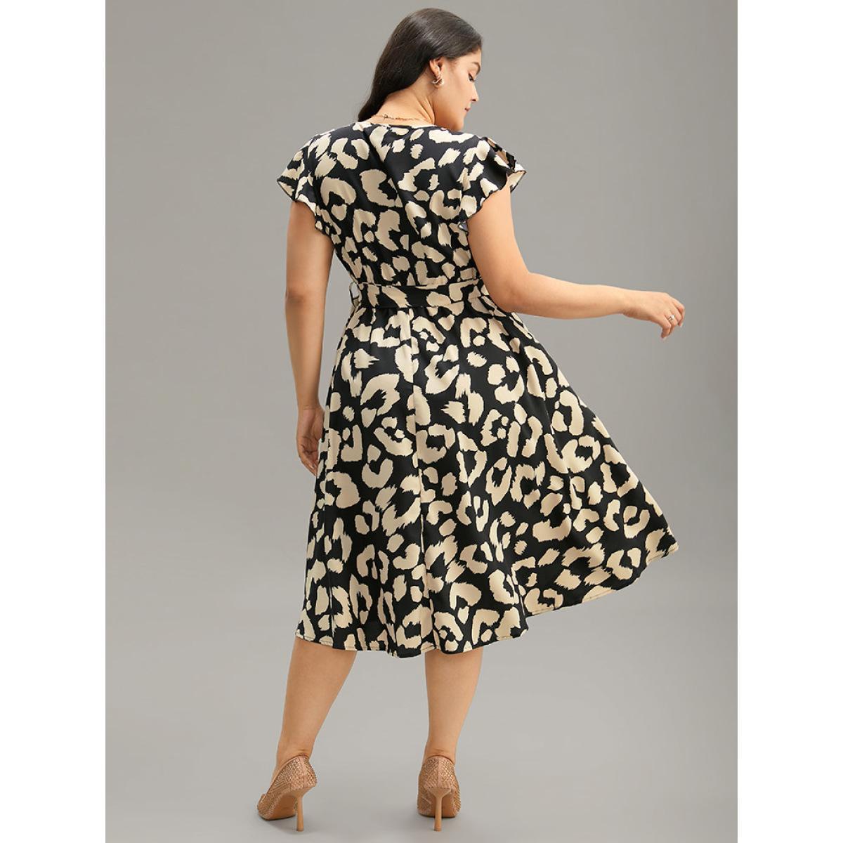 Plus Size Graphic Print Keyhole Pocket Belted Flutter Trim Dress Black Women Office Belted Round Neck Sleeveless Curvy Midi Dress BloomChic 10/M Product Image