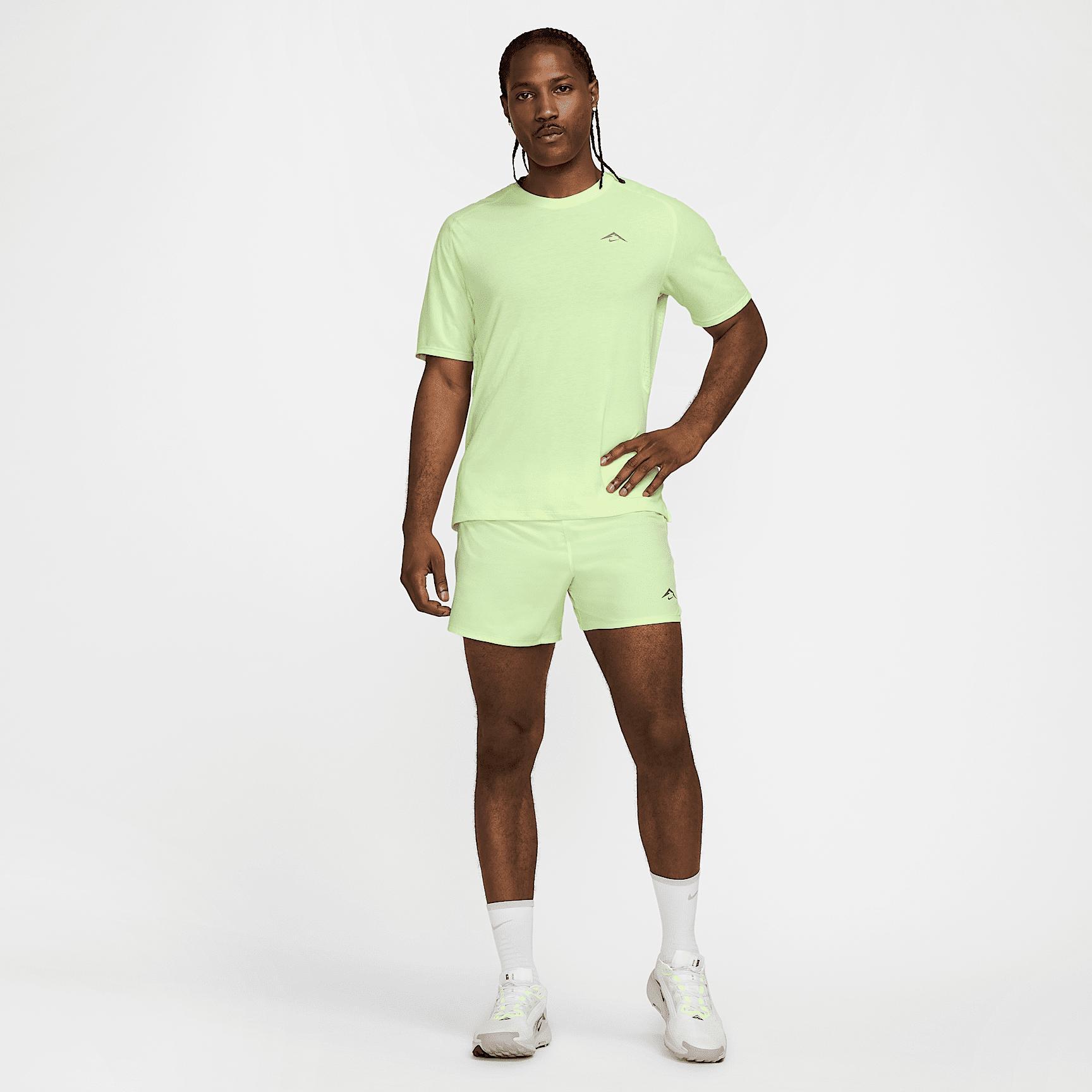 Nike Solar Chase Men's Dri-FIT ADV Short-Sleeve Running Top Product Image
