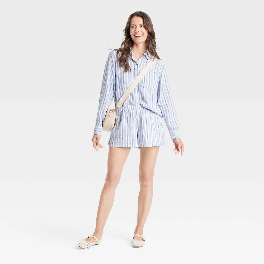 Women's Mid-Rise Linen Pull-On Shorts - Universal Thread™ Product Image