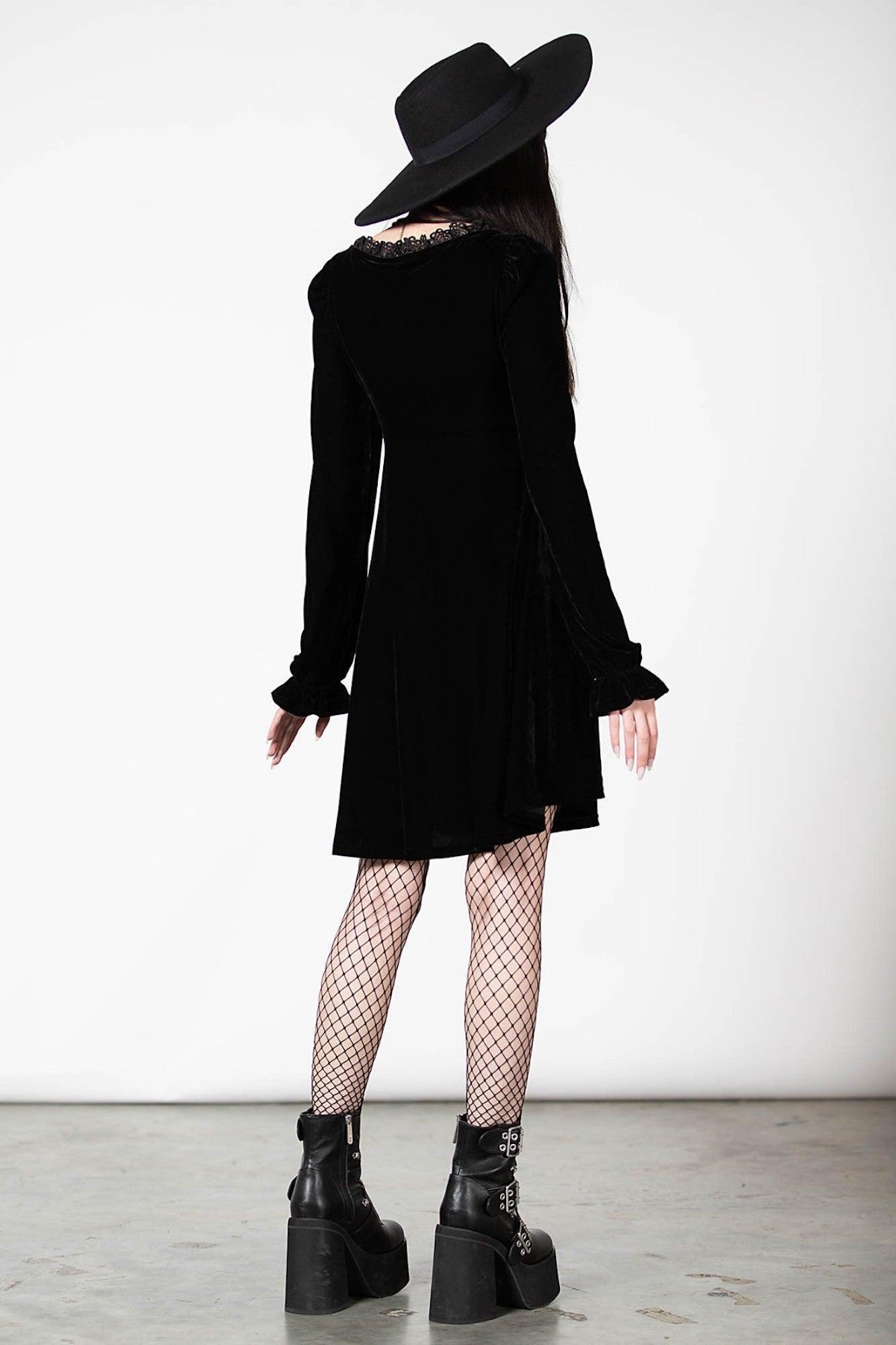 Imperia Long Sleeve Velvet Dress [B] Female Product Image