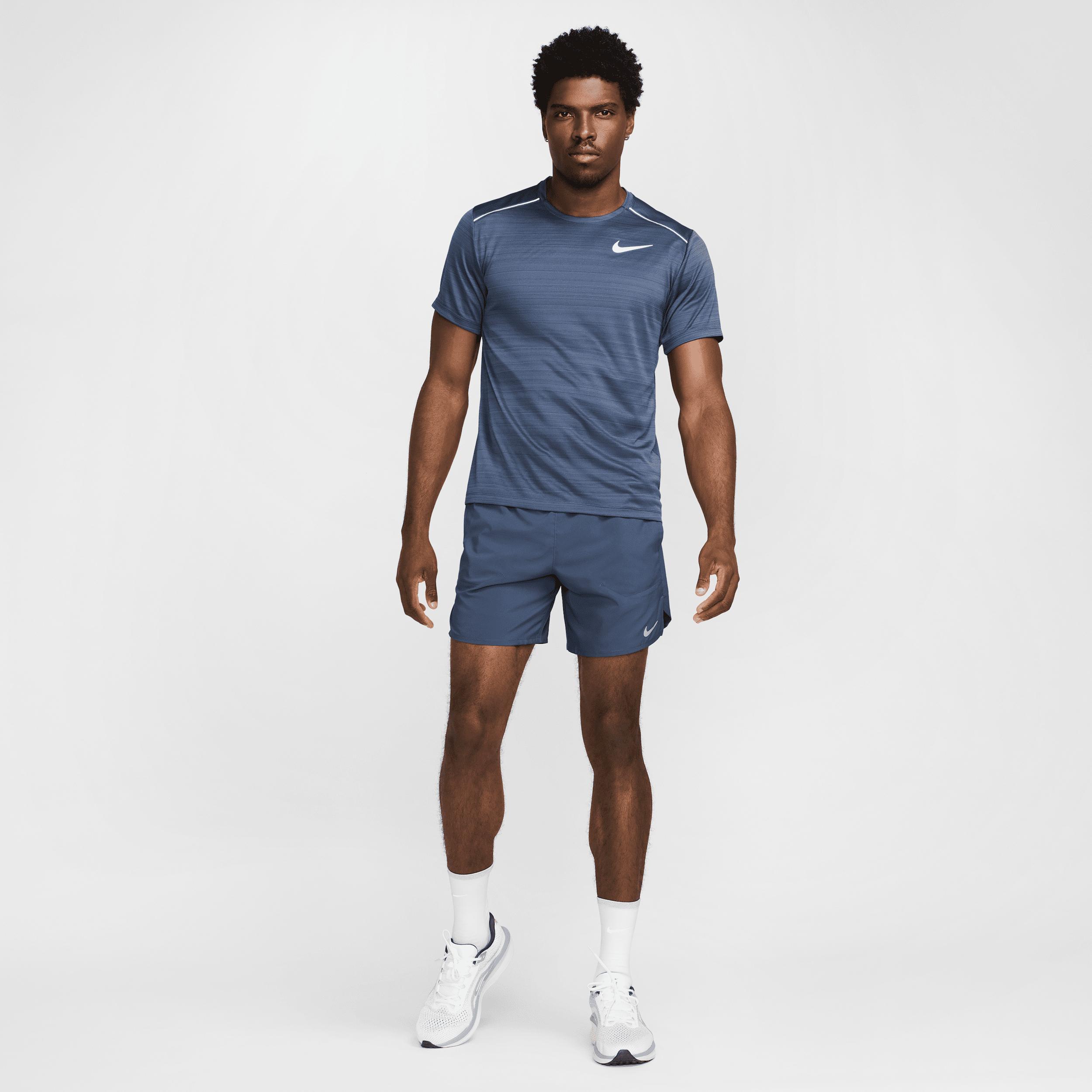 Nike Men's Stride Dri-FIT 7" 2-in-1 Running Shorts Product Image