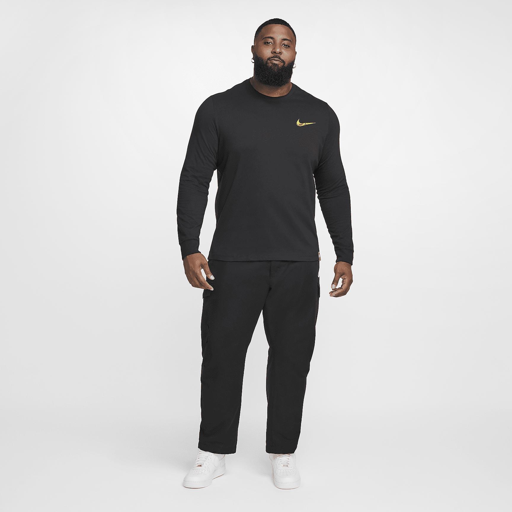 Nike Sportswear Club Long-Sleeve T-Shirt Product Image