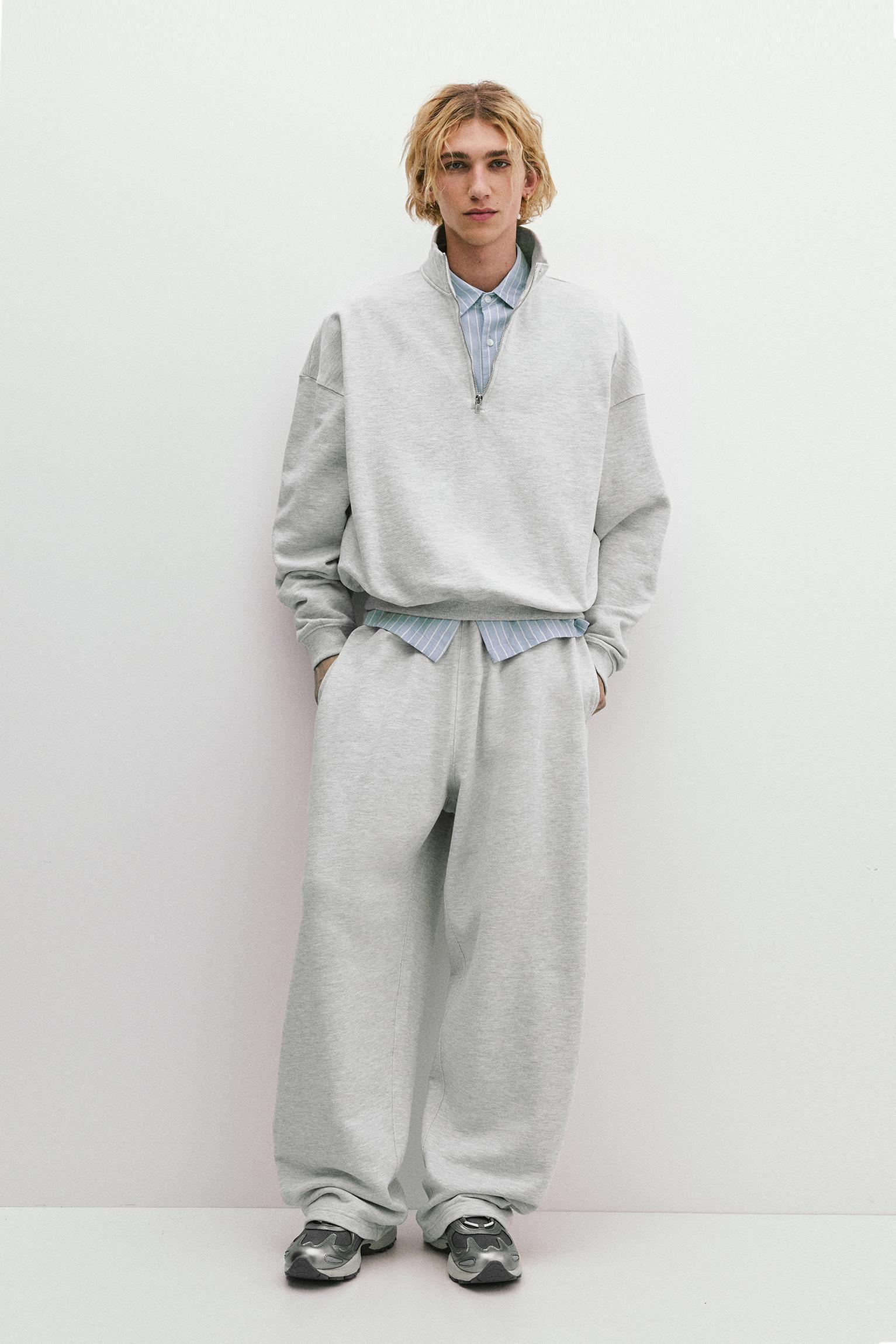 Boxy zip-up sweatshirt Product Image