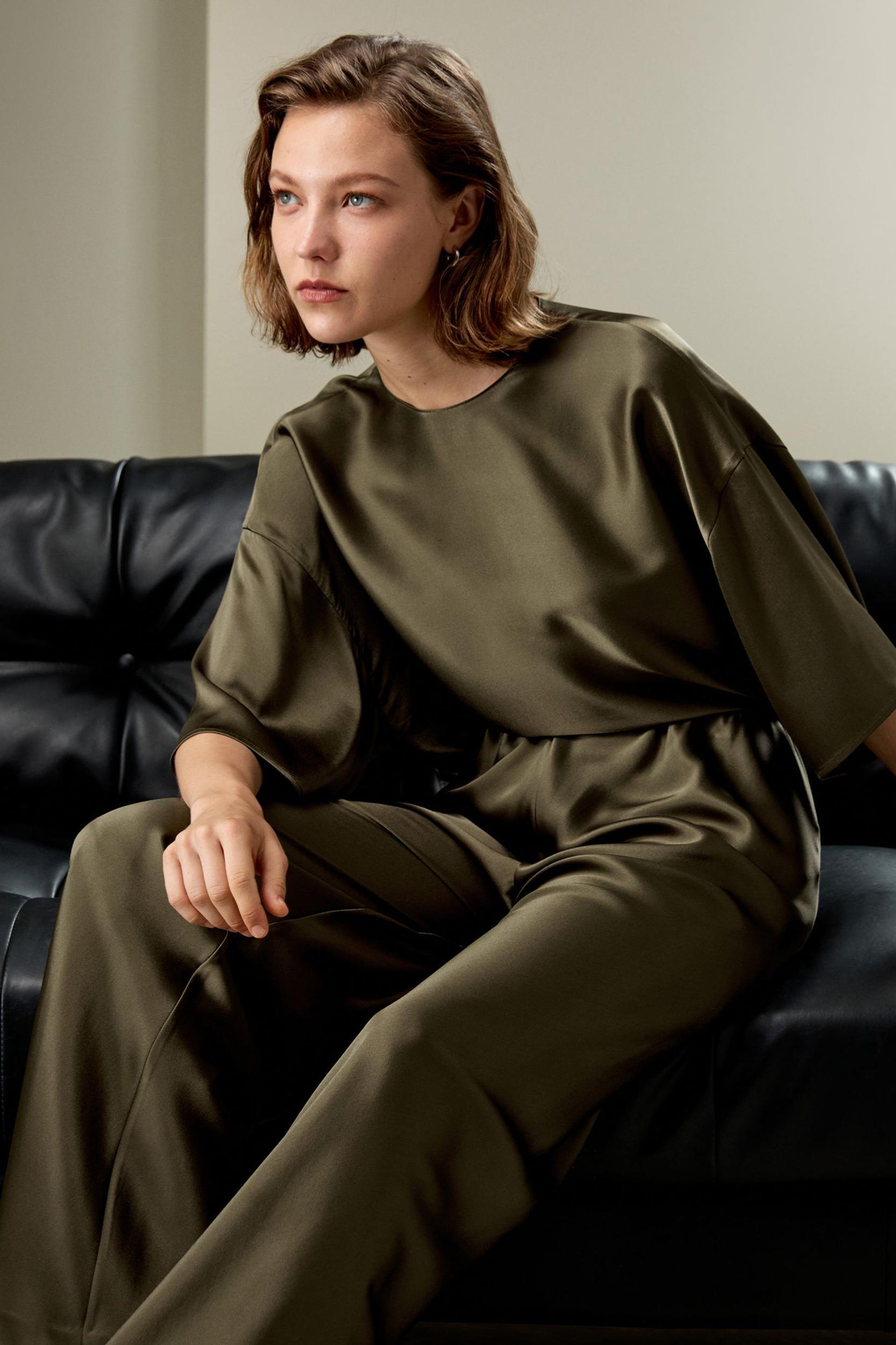 Full bias cut silk pants Product Image