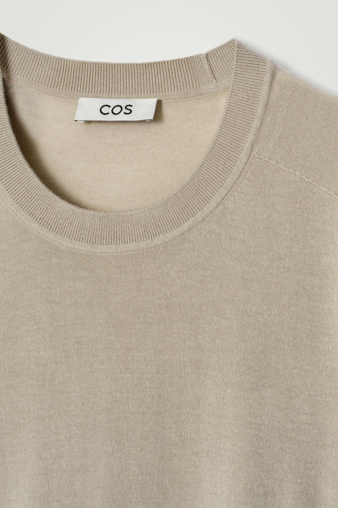 FINE-KNIT CASHMERE CREW-NECK SWEATER Product Image