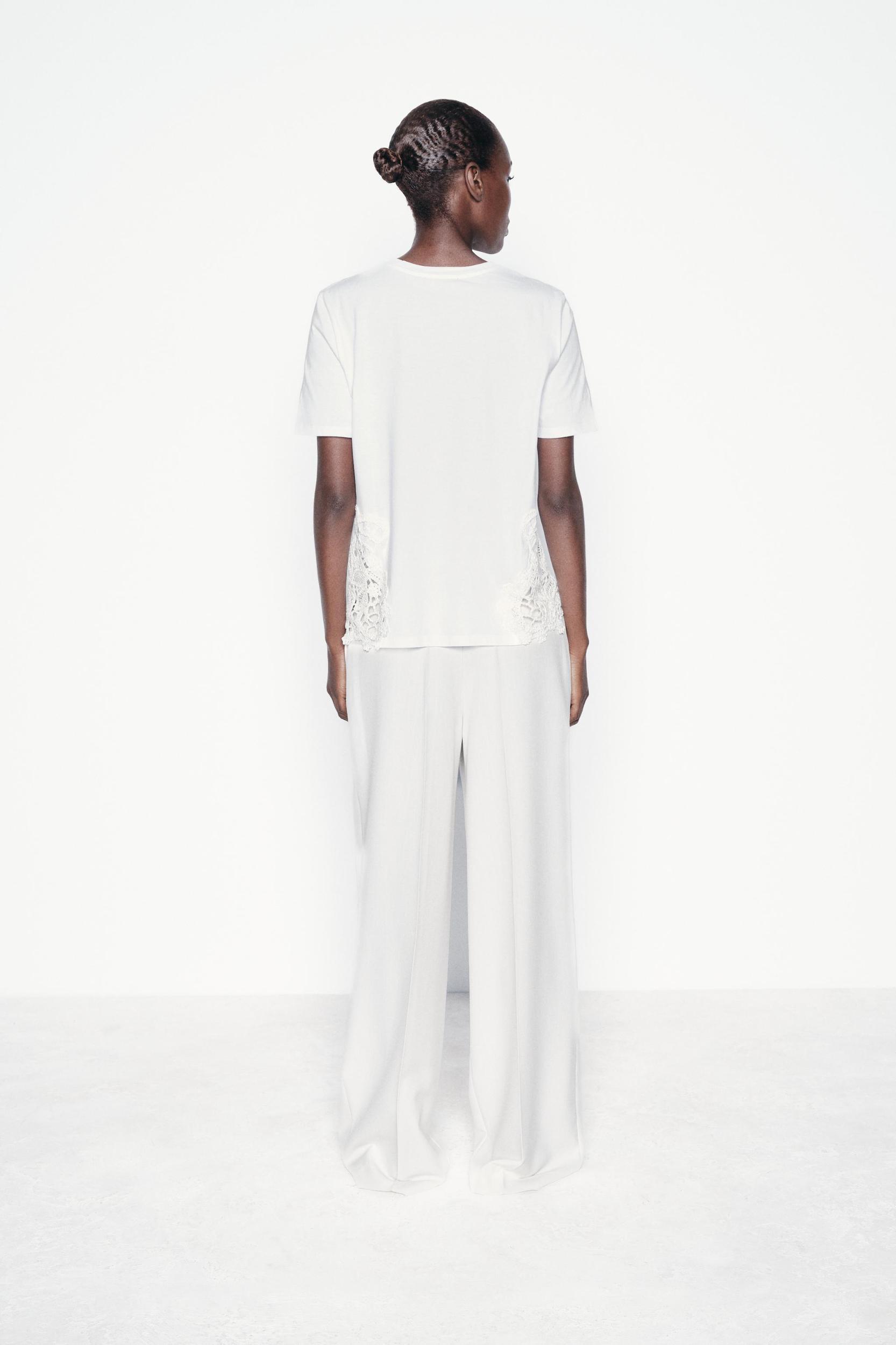 LACE TOP Product Image