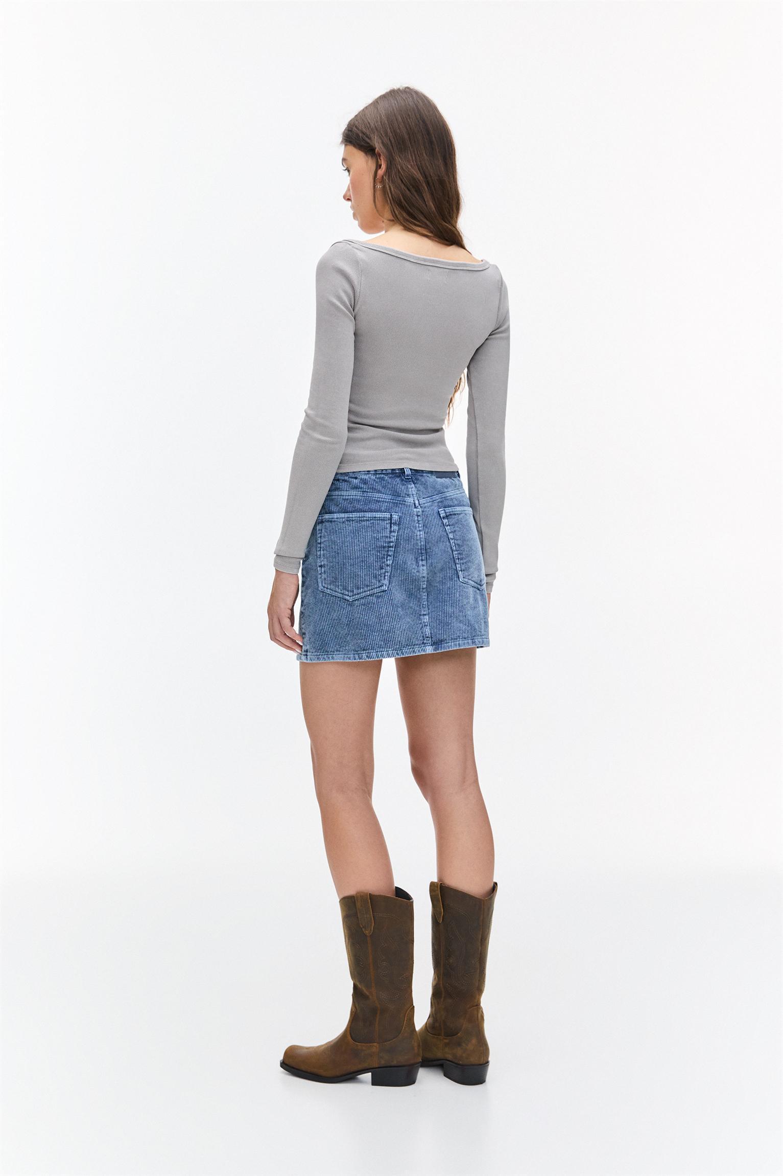 Ribbed T-shirt with buttons Product Image