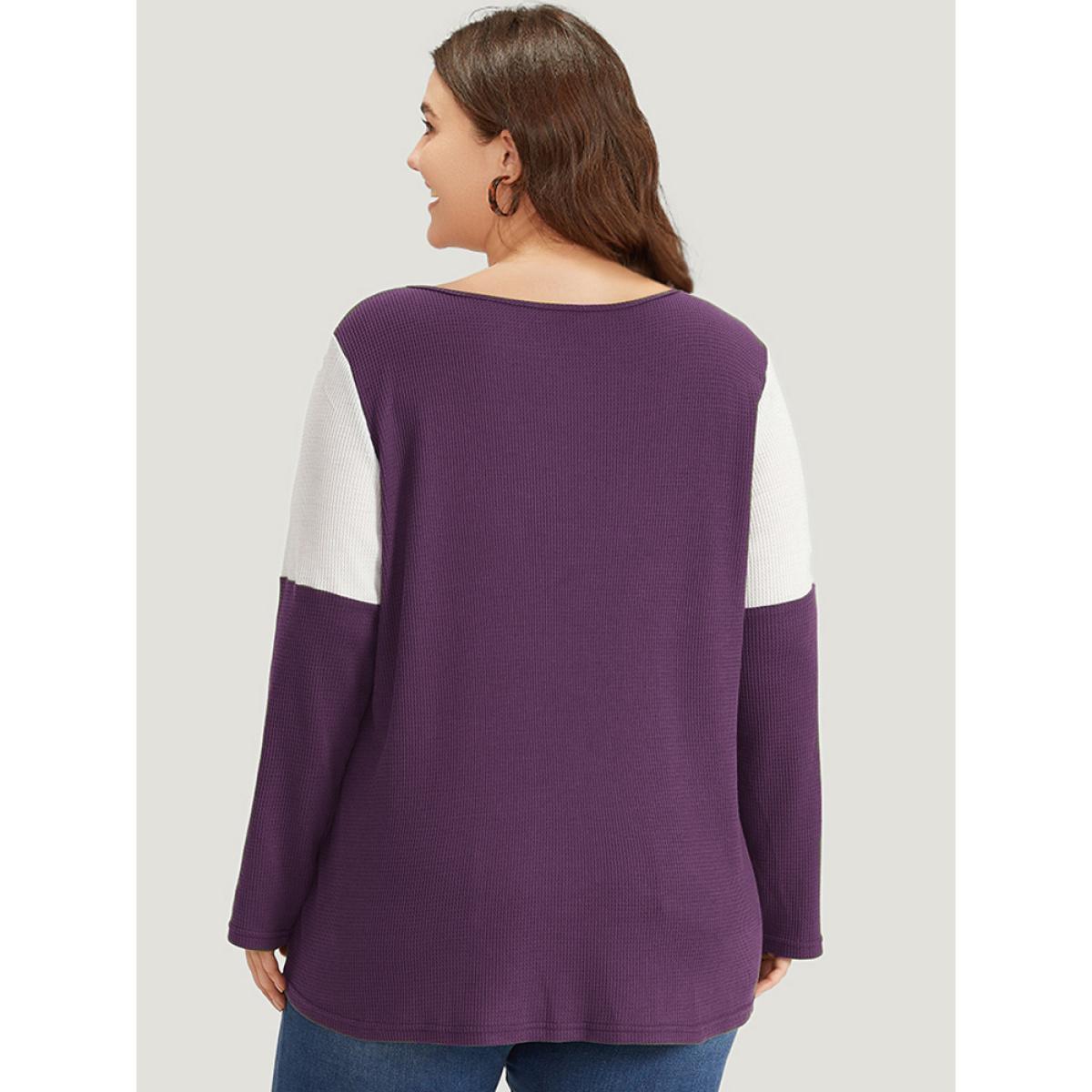 Plus Size Colorblock Contrast Button Detail Crew Neck T-shirt Burgundy Women Casual Contrast Plain Round Neck Dailywear T-shirts BloomChic 14-16/1X Product Image