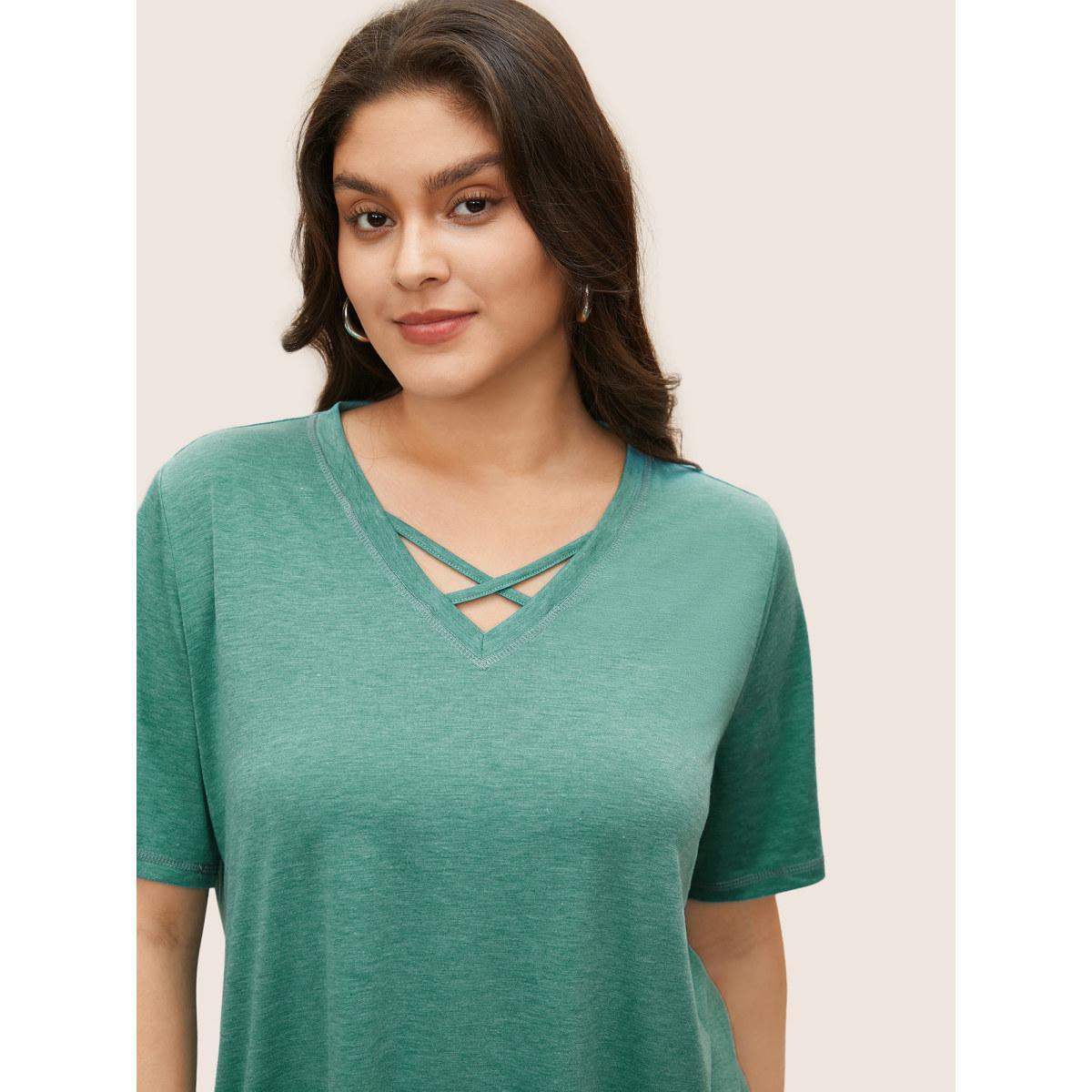Plus Size Solid Crisscross Neck Contrast Stitch T-shirt Green Women Casual Plain V-neck Everyday T-shirts BloomChic 18-20/2X Product Image
