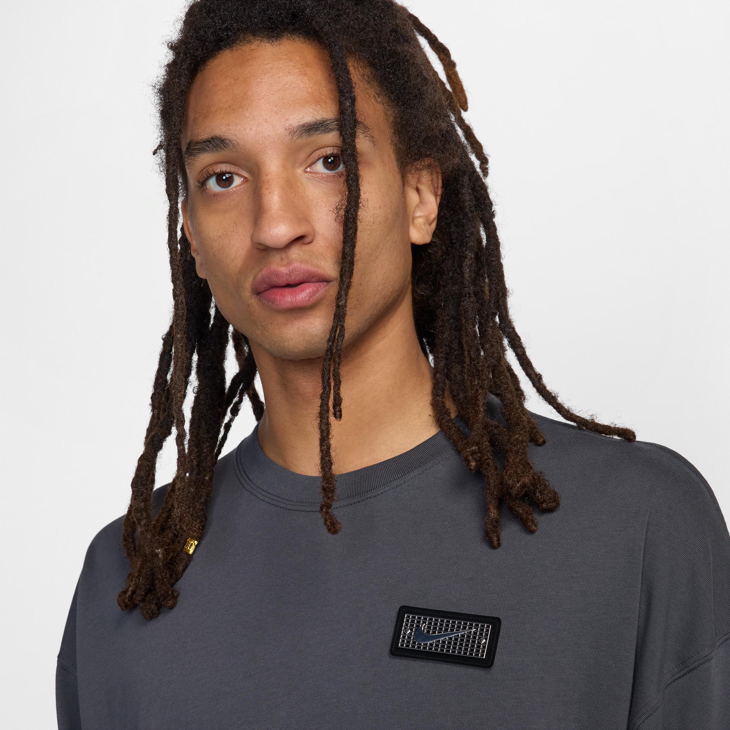 Devin Booker Men's Long-Sleeve Basketball T-Shirt Product Image