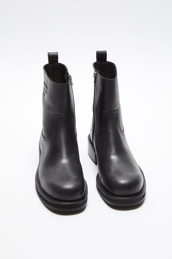 Leather waxed boots Product Image
