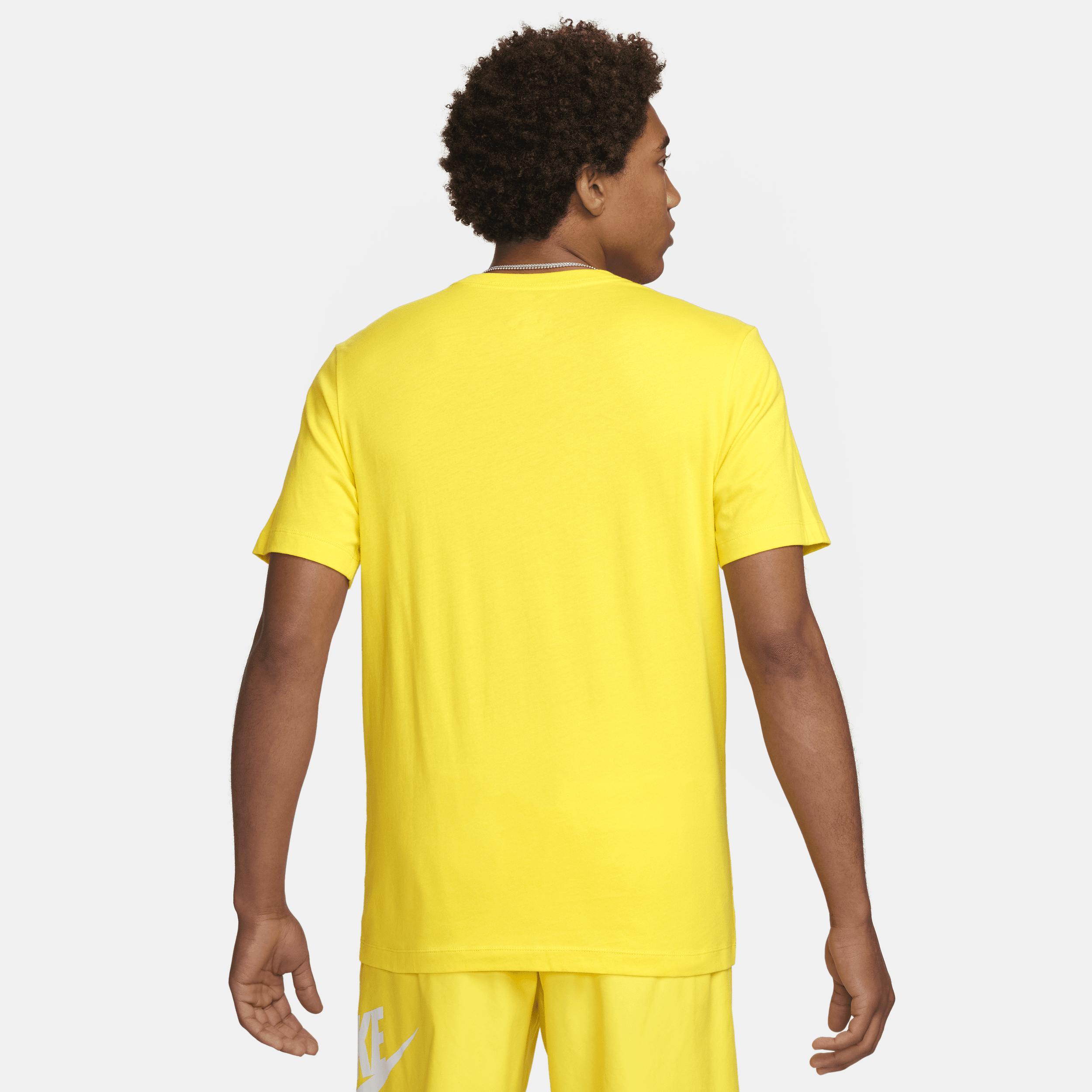 Nike Sportswear Club T-Shirt Product Image