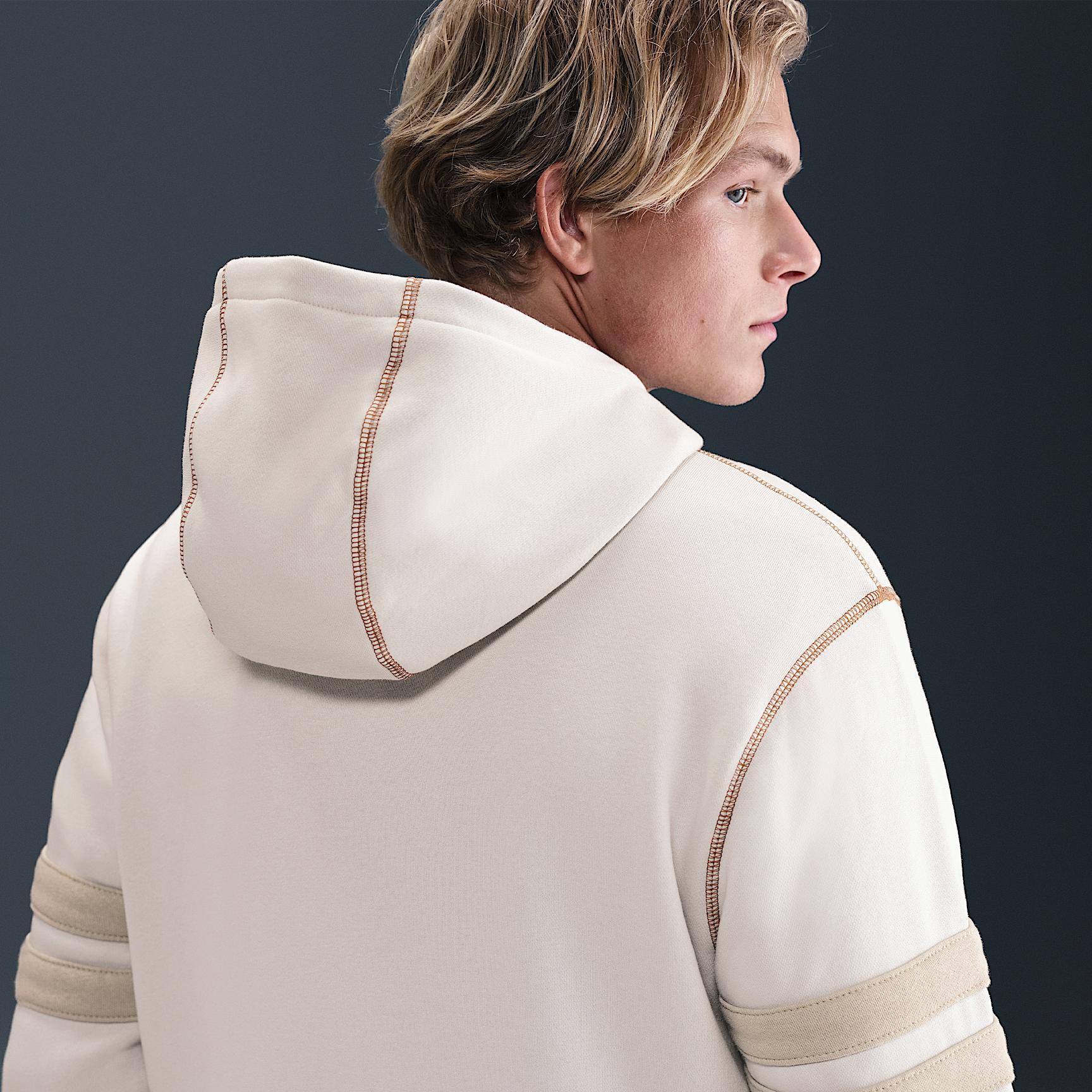 Nike Club Men's Fleece Pullover Hoodie Product Image