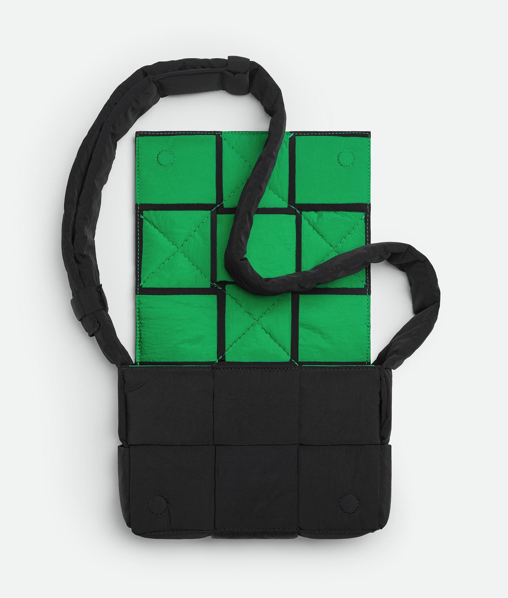 Men's Small Padded Tech Cassette in Black/parakeet Product Image