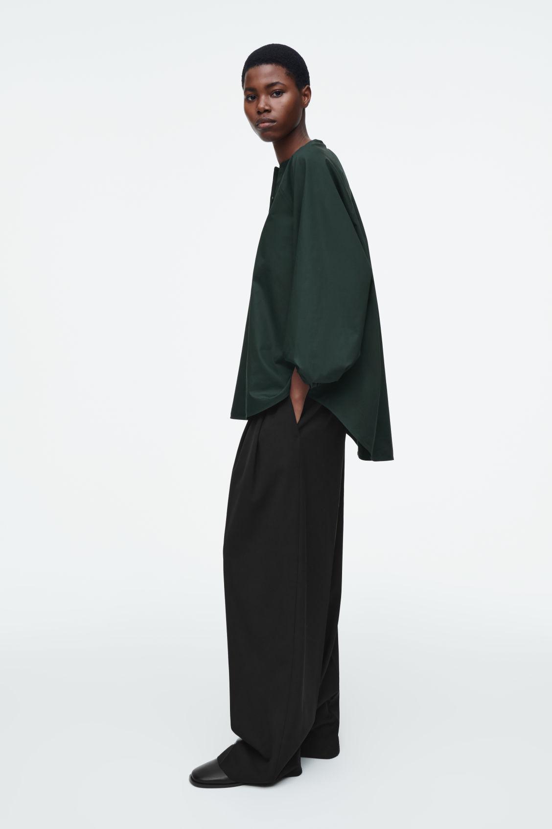 BALLOON-SLEEVE BLOUSE Product Image