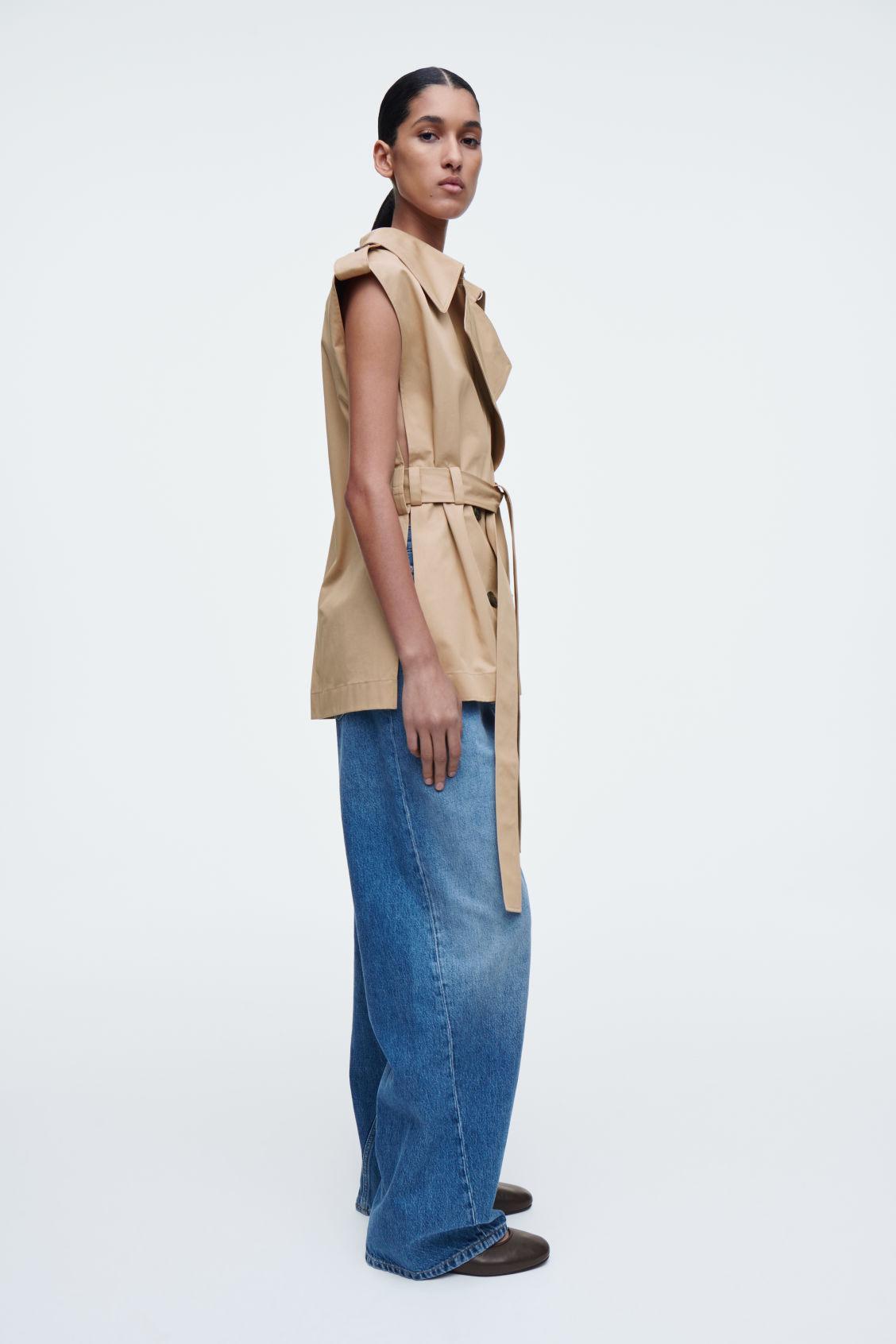 SLEEVELESS HYBRID TRENCH COAT Product Image