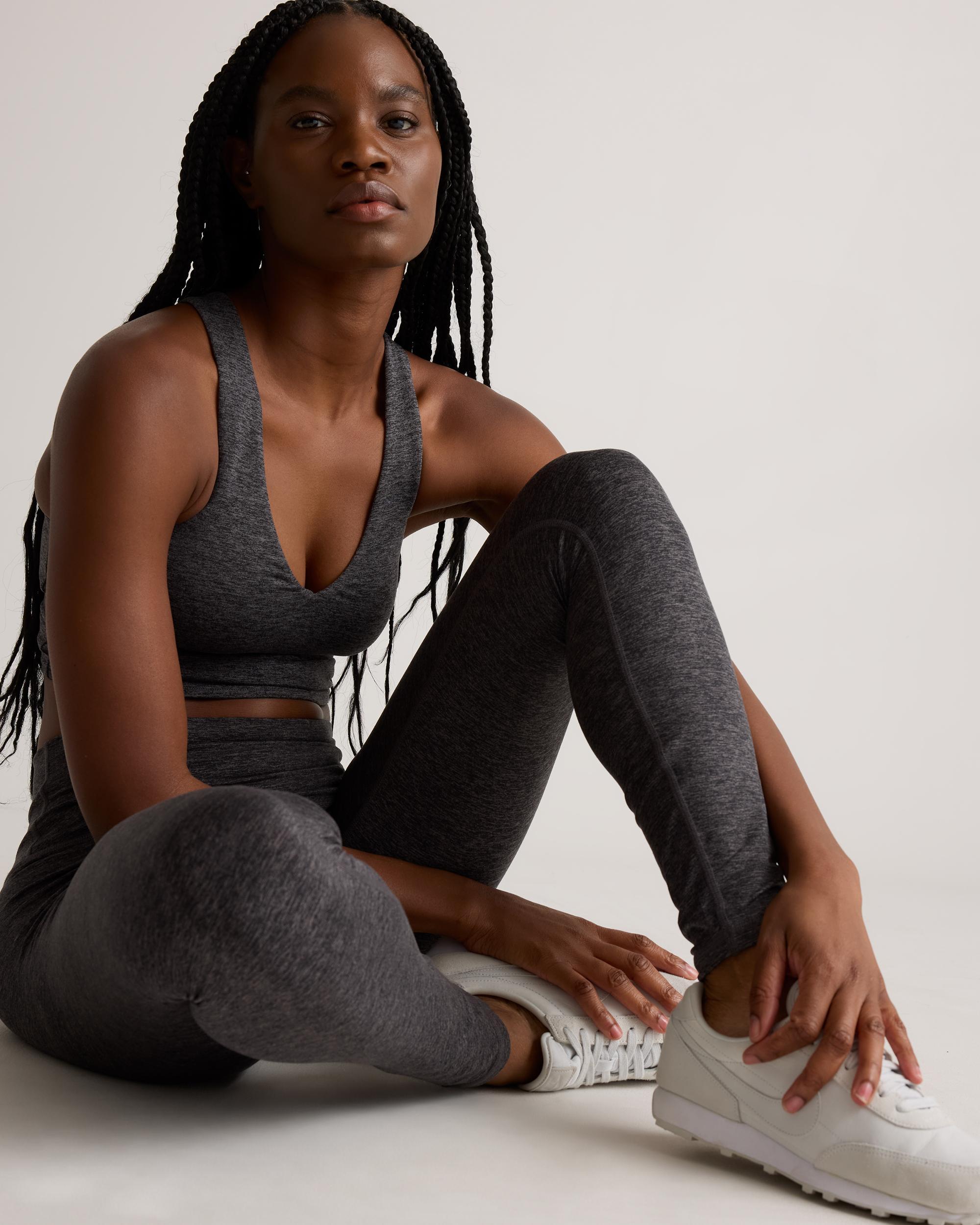 Quince | Women's Ultra-Soft Performance Legging 28" Inseam Recycled Polyester Product Image