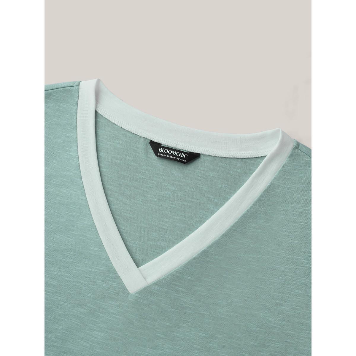 Plus Size Color Contrast Bamboo Textured T-Shirt Greenbean Women Gathered V-neck Everyday-Casual T-shirts BloomChic 10/M Product Image