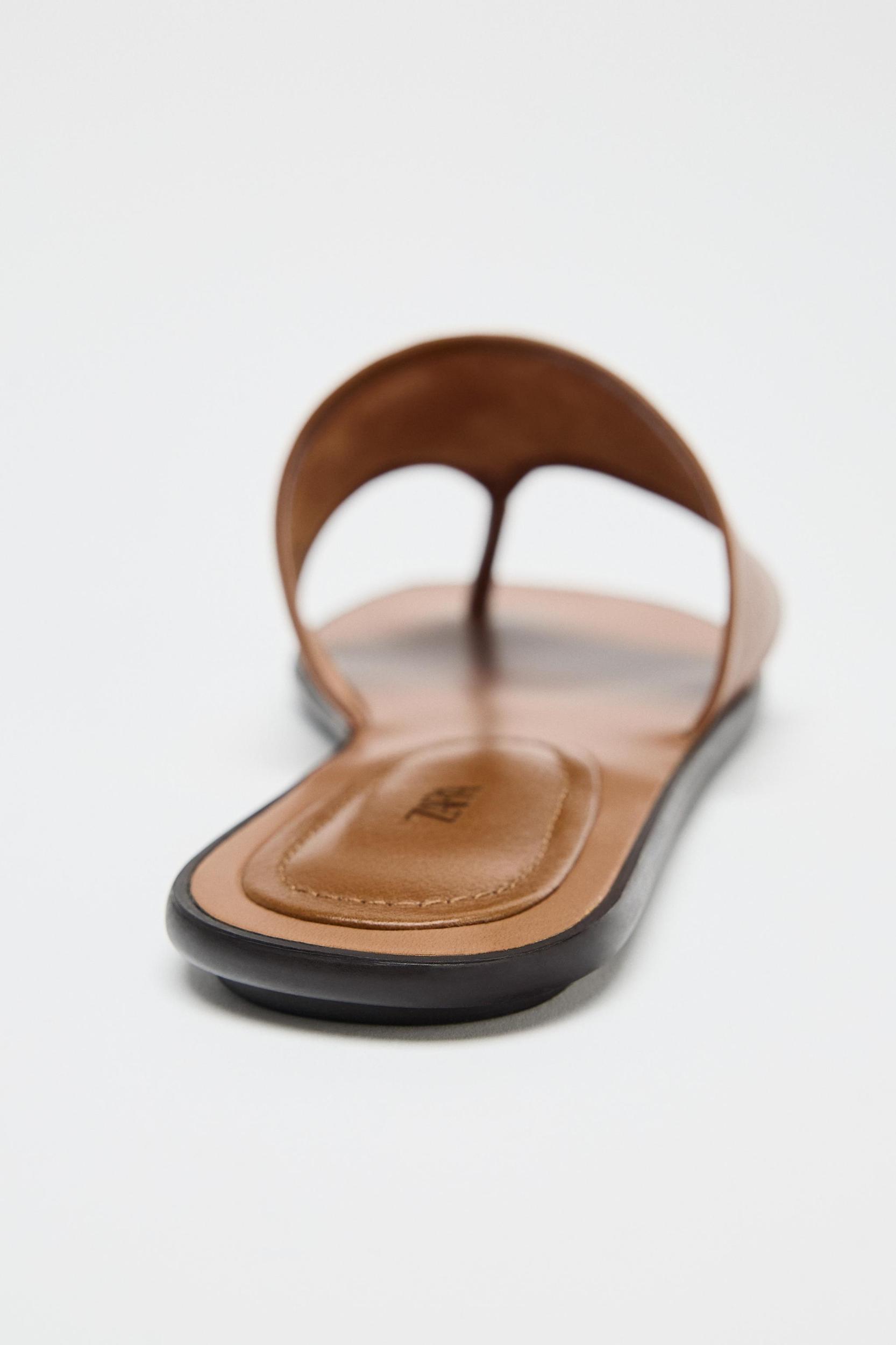 FLAT LEATHER SANDALS Product Image