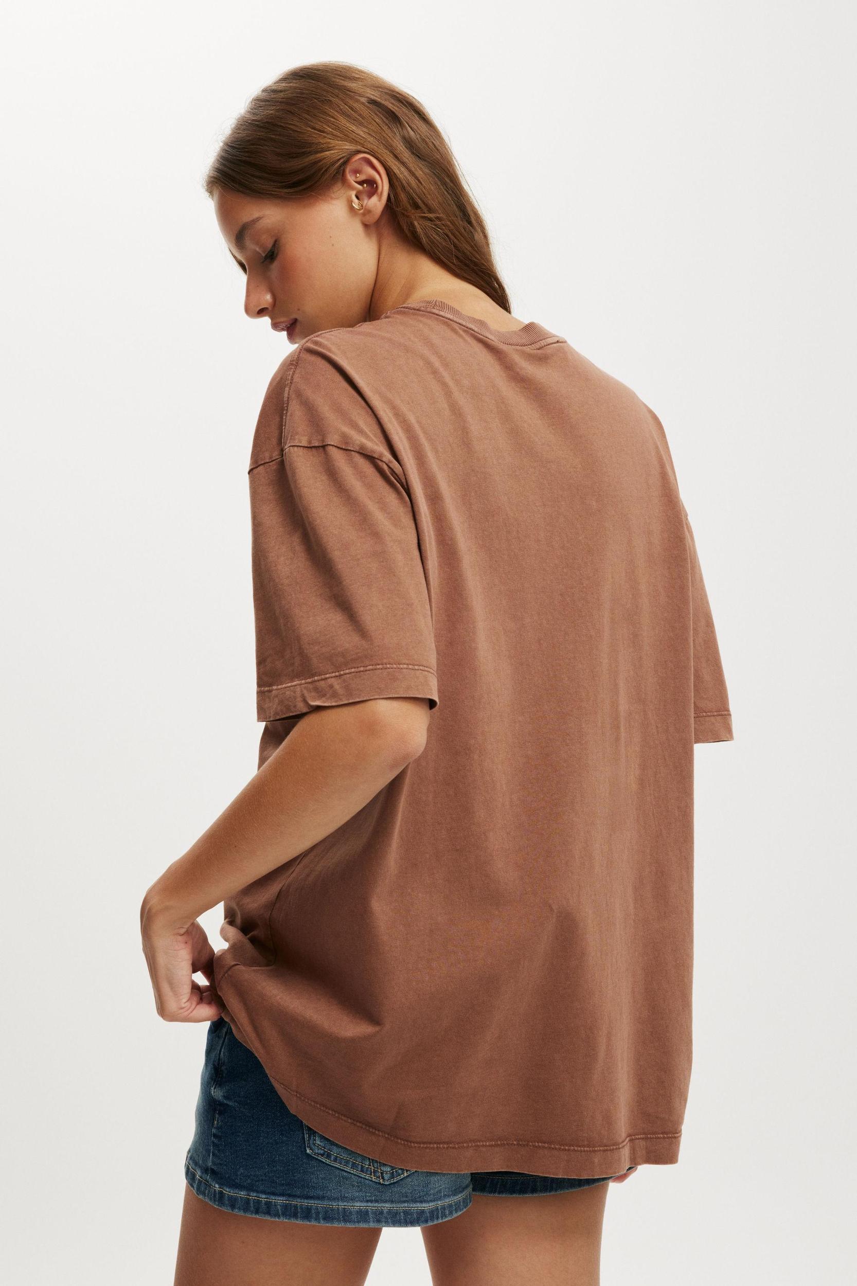 Cotton On Women - Willie Nelson Boxy Graphic Tee - Lcn br willie nelson boot/ rodeo brown Product Image