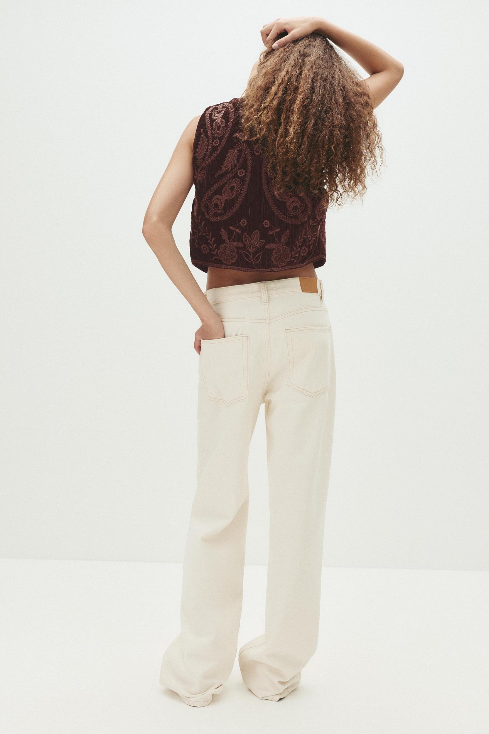 Embroidered velvet vest Product Image