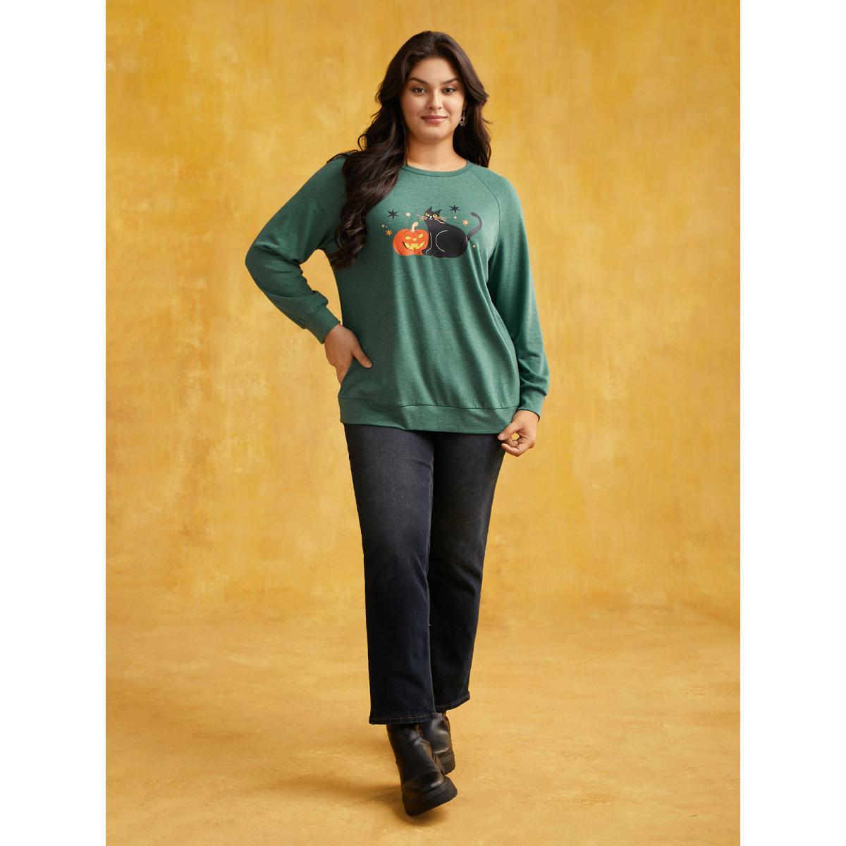 Plus Size Festive Cat And Pumkin Raglan Sweatshirt Women Emerald Casual Non Round Neck Everyday Sweatshirts BloomChic 22-24/3X Product Image