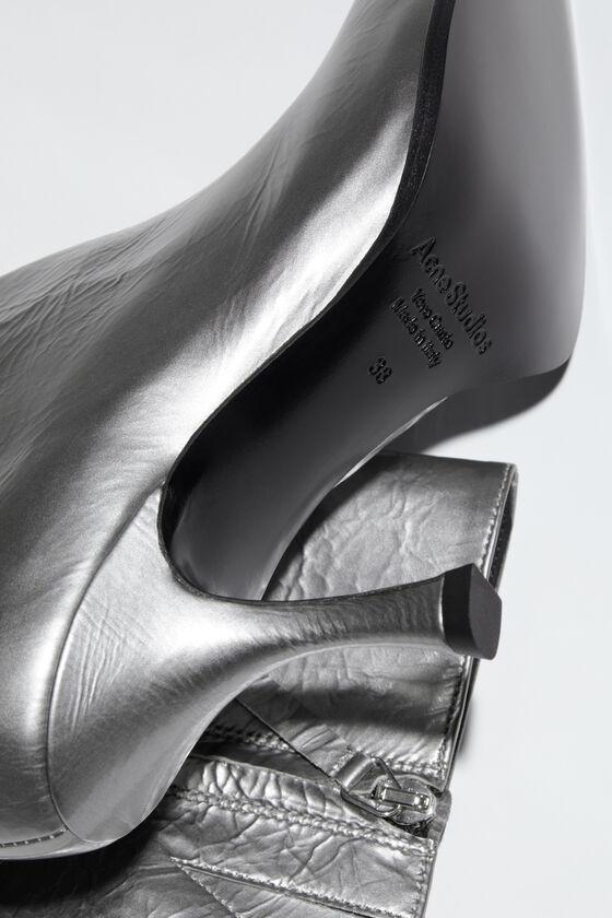 Leather heel boots Product Image