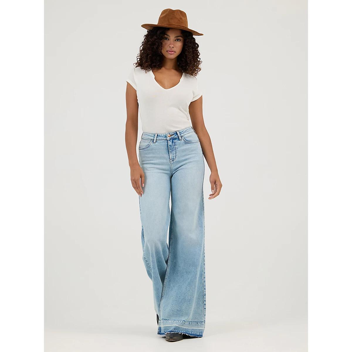 Women's High Rise Wide Leg Jean in Oasis Product Image