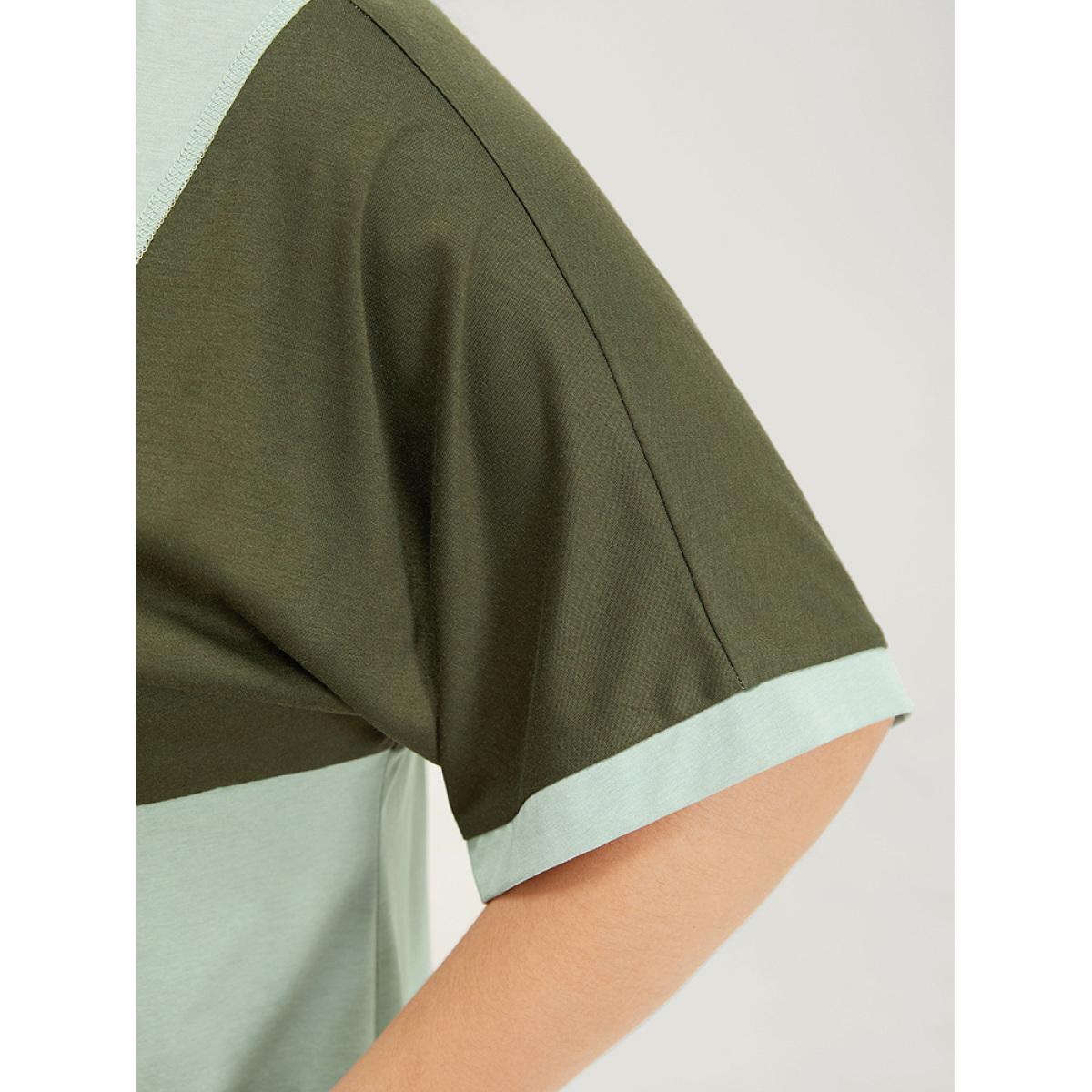 Plus Size Two Tone Dolman Sleeve Patched Pocket T-shirt Sage Women Casual Contrast Colorblock Round Neck Dailywear T-shirts BloomChic 14-16/1X Product Image