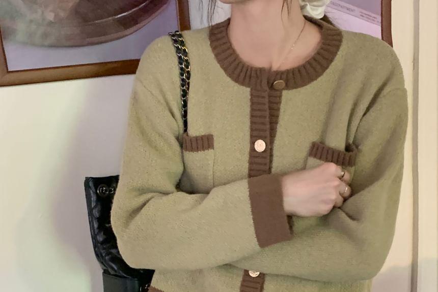 Round Neck Two Tone Cardigan Product Image