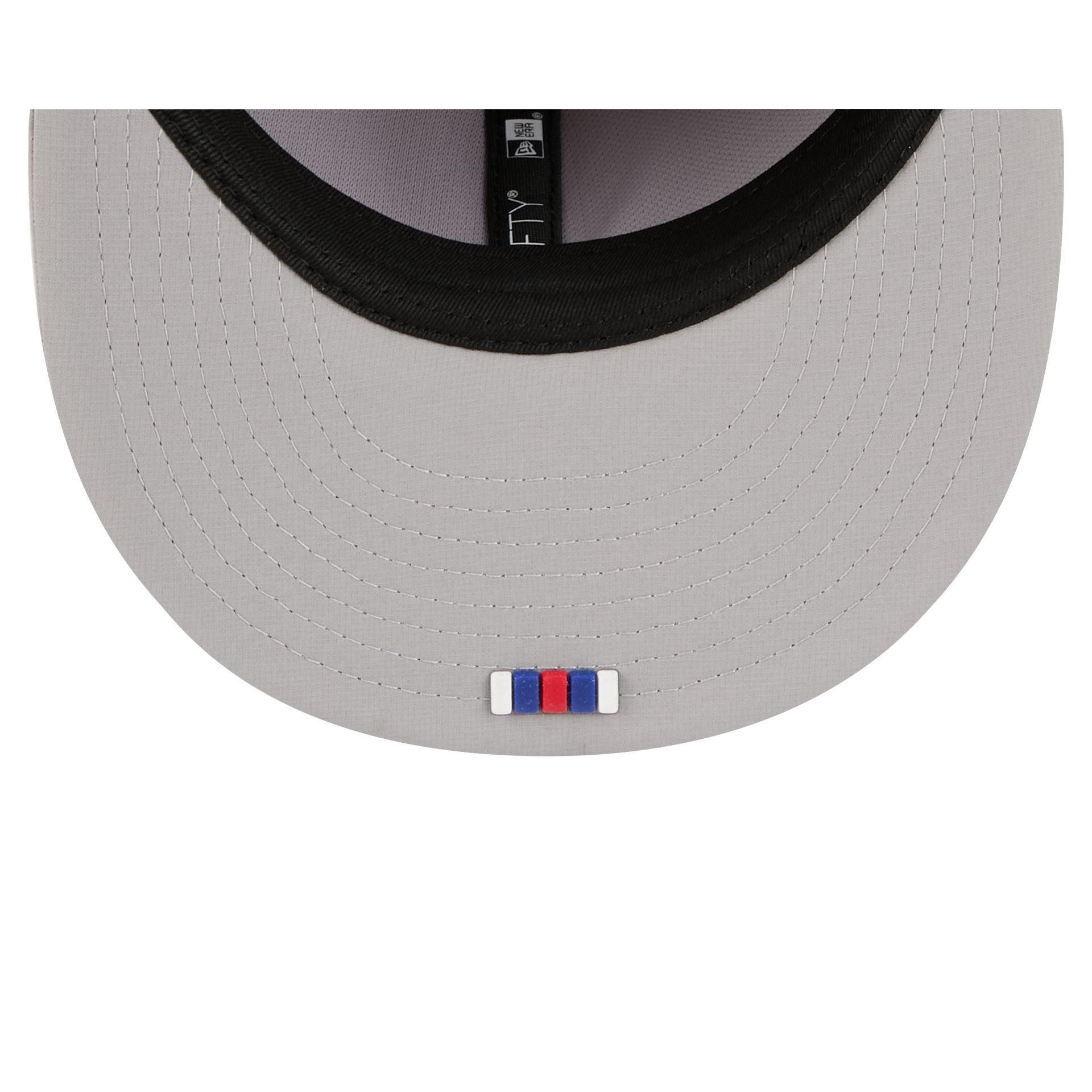 Los Angeles Lakers Lebron James Chrome White 59FIFTY Fitted Hat Male Product Image