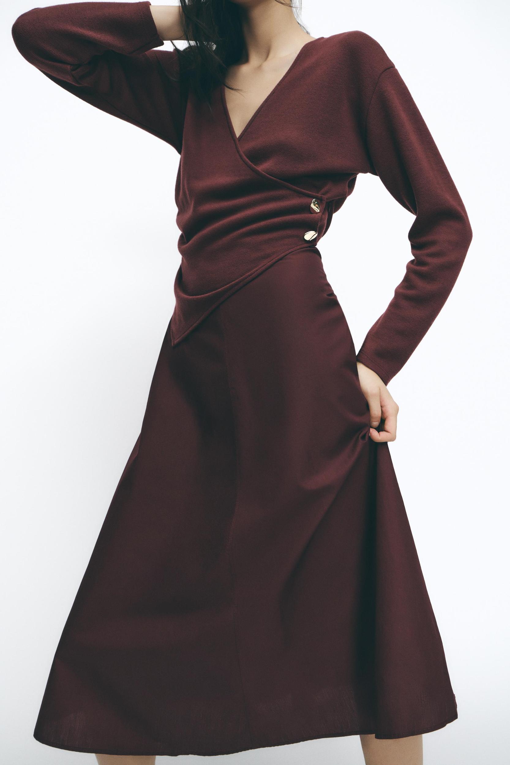 CONTRASTING CLASP DRESS Product Image